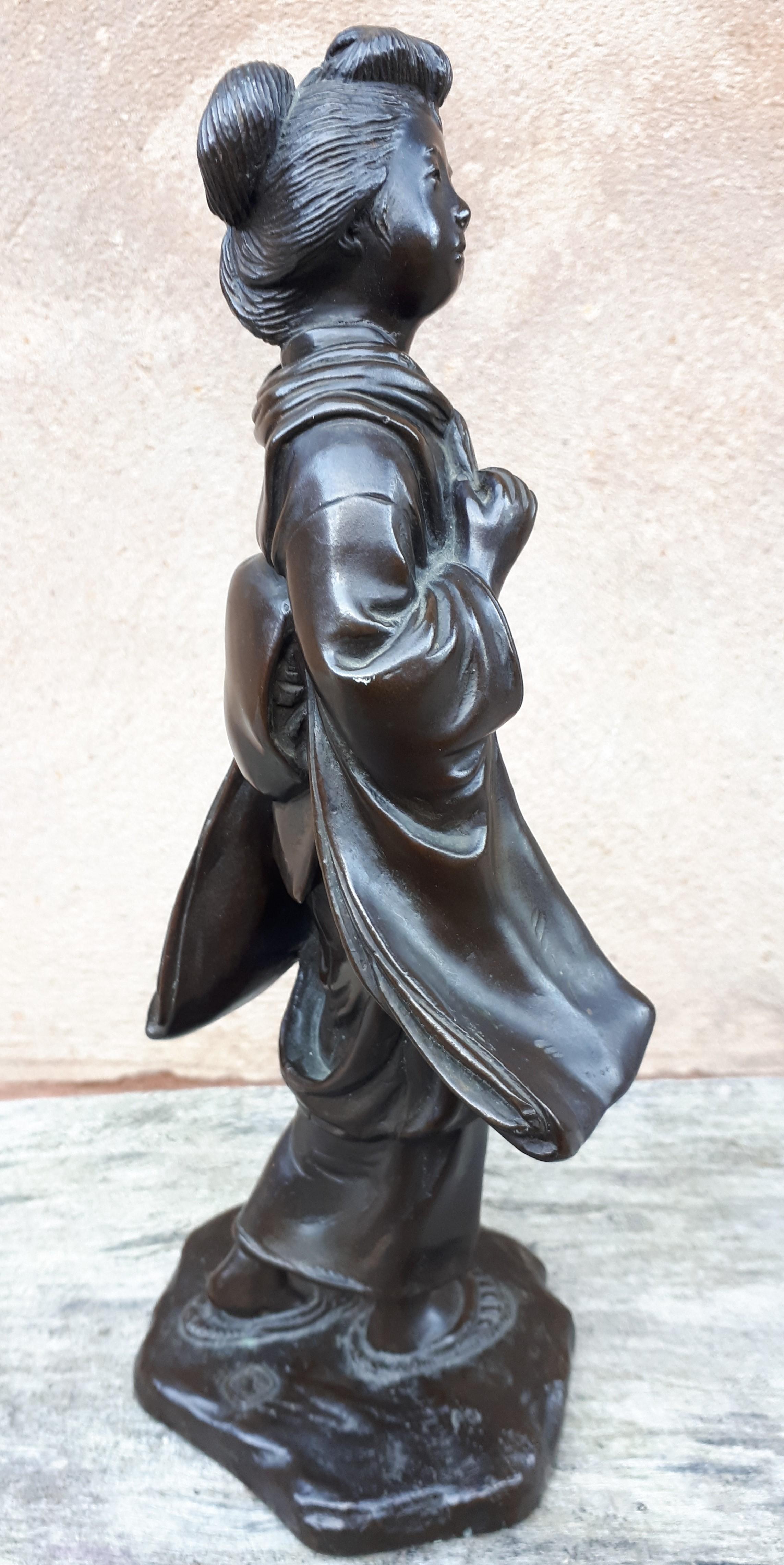 Patinated Okimono - Bronze Sculpture by Genryusai Seiya, Japan Meiji Era For Sale
