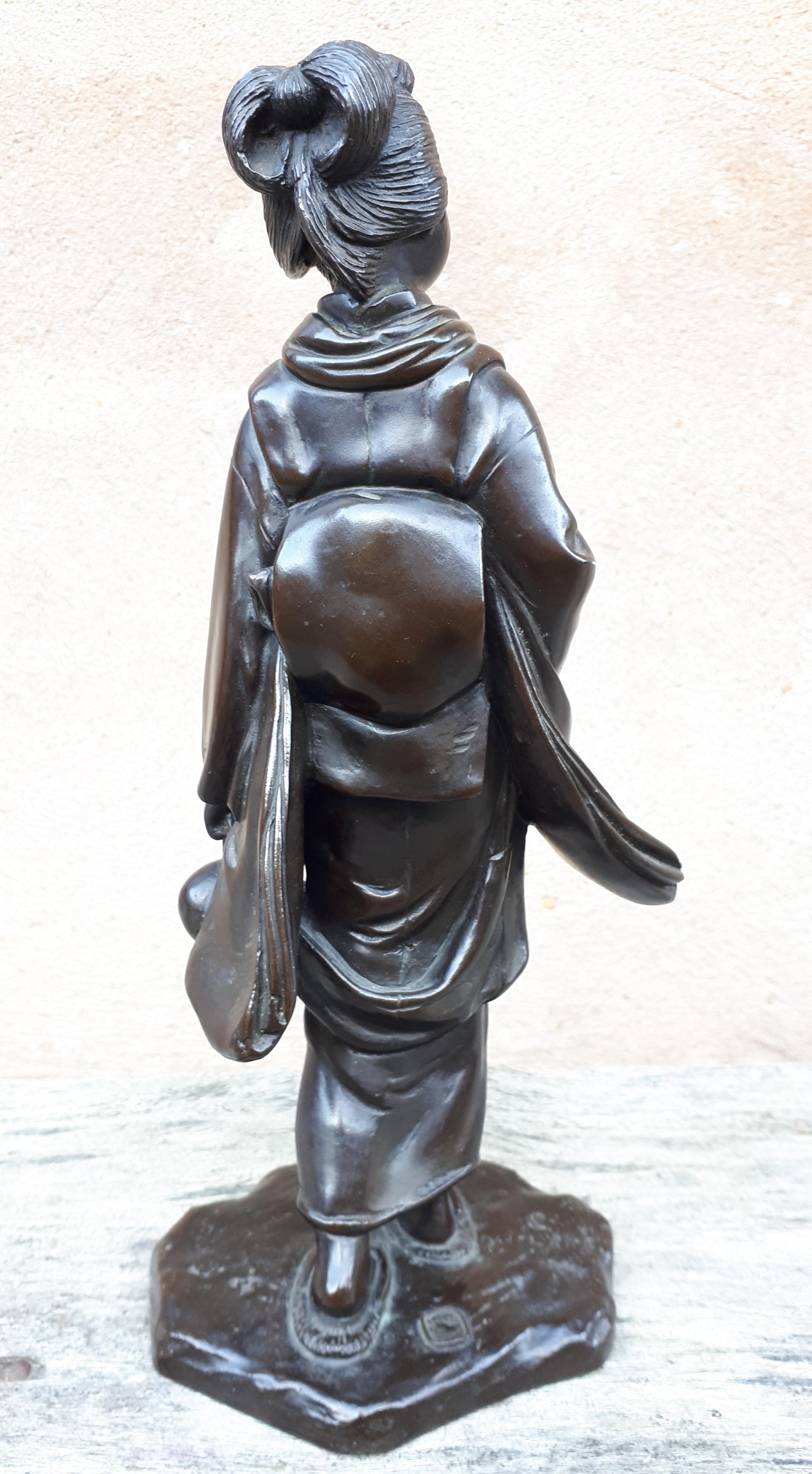 Okimono – Bronzeskulptur von Genryusai Seiya, Japan, Meiji-Ära (Patiniert) im Angebot