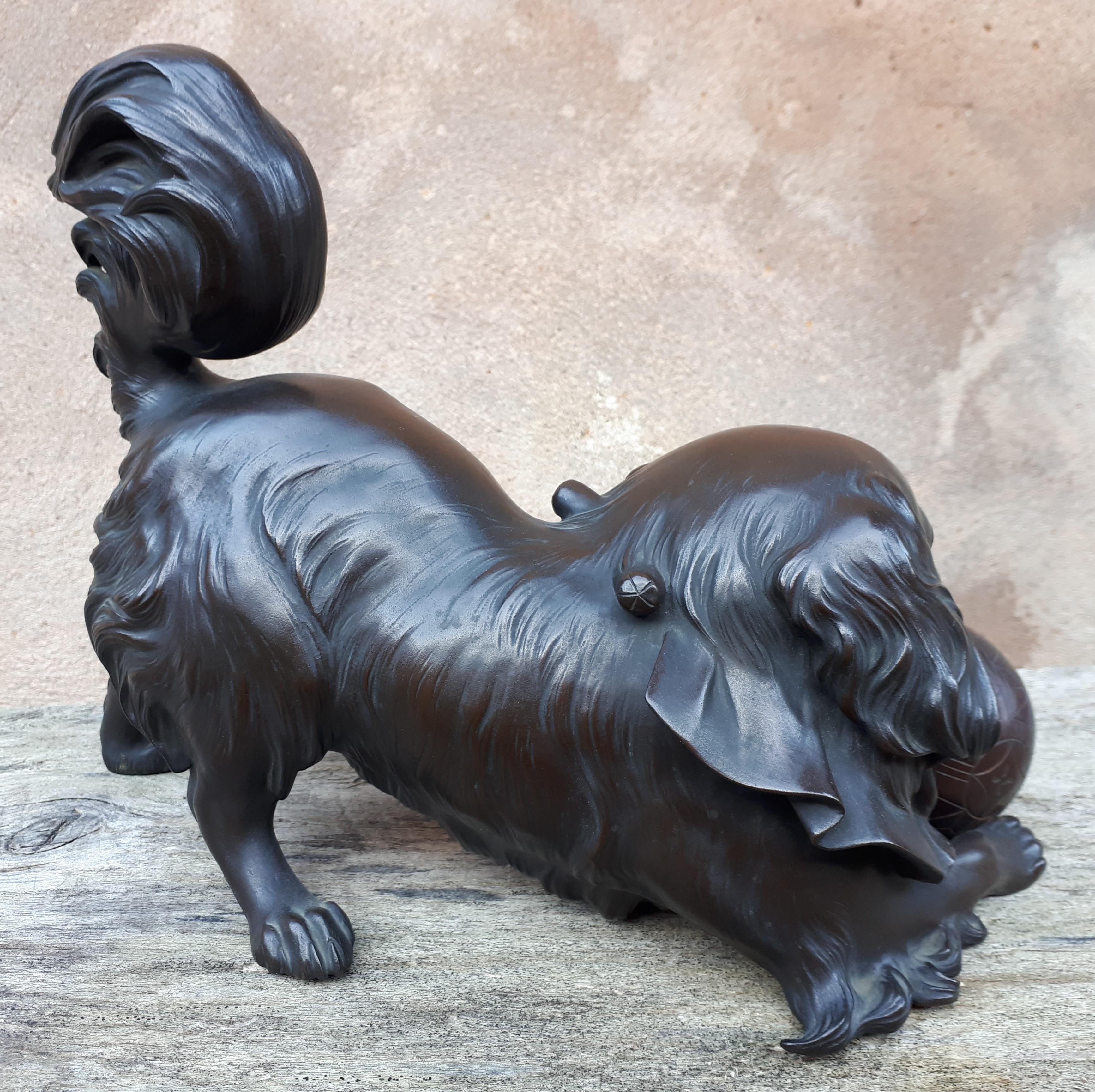 Okimono - Bronze Sculpture of a chinese / japanese puppy, Japan Meiji Era In Good Condition For Sale In Saverne, Grand Est