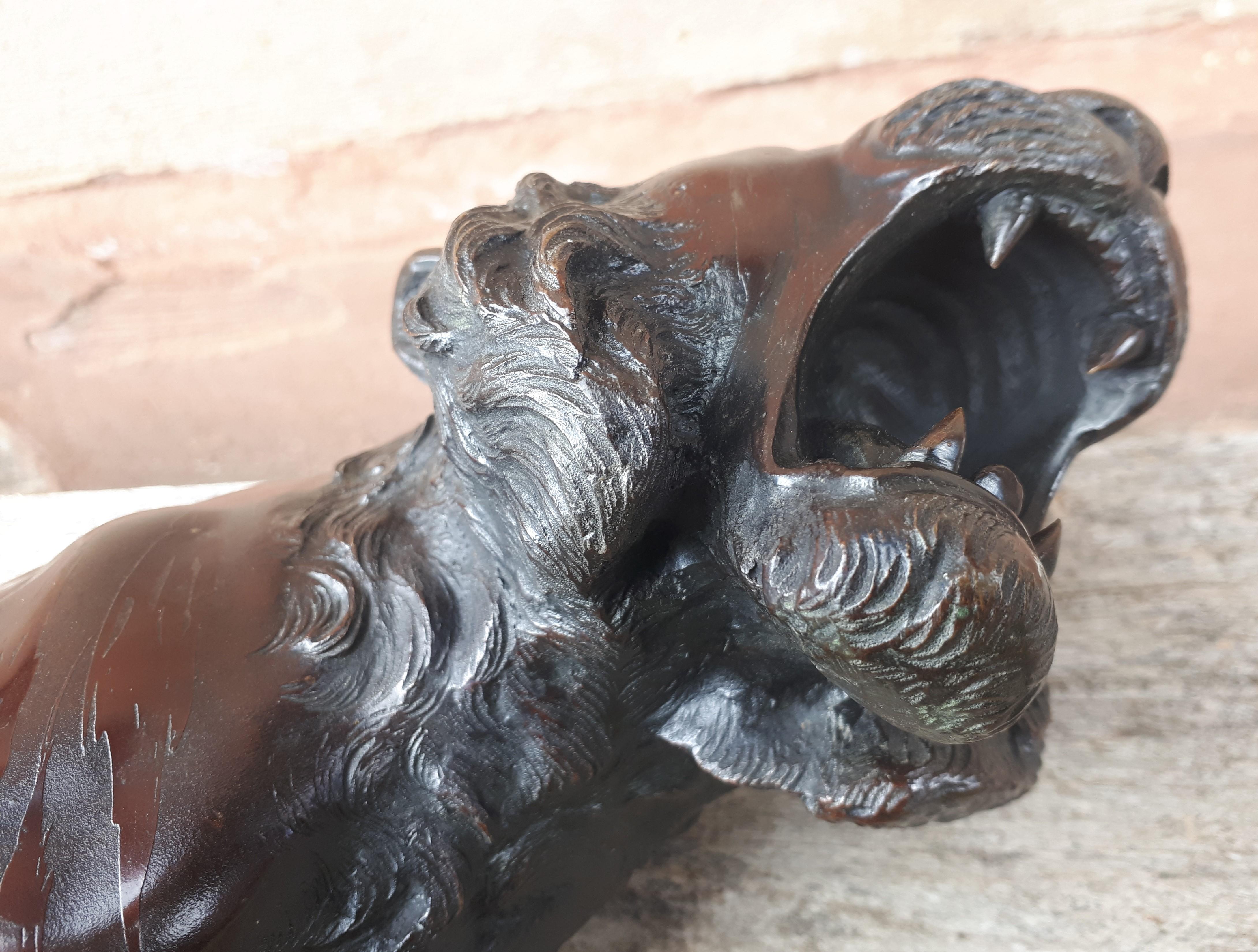 Okimono - Escultura de bronce de un tigre, Japón Era Meiji en venta 6