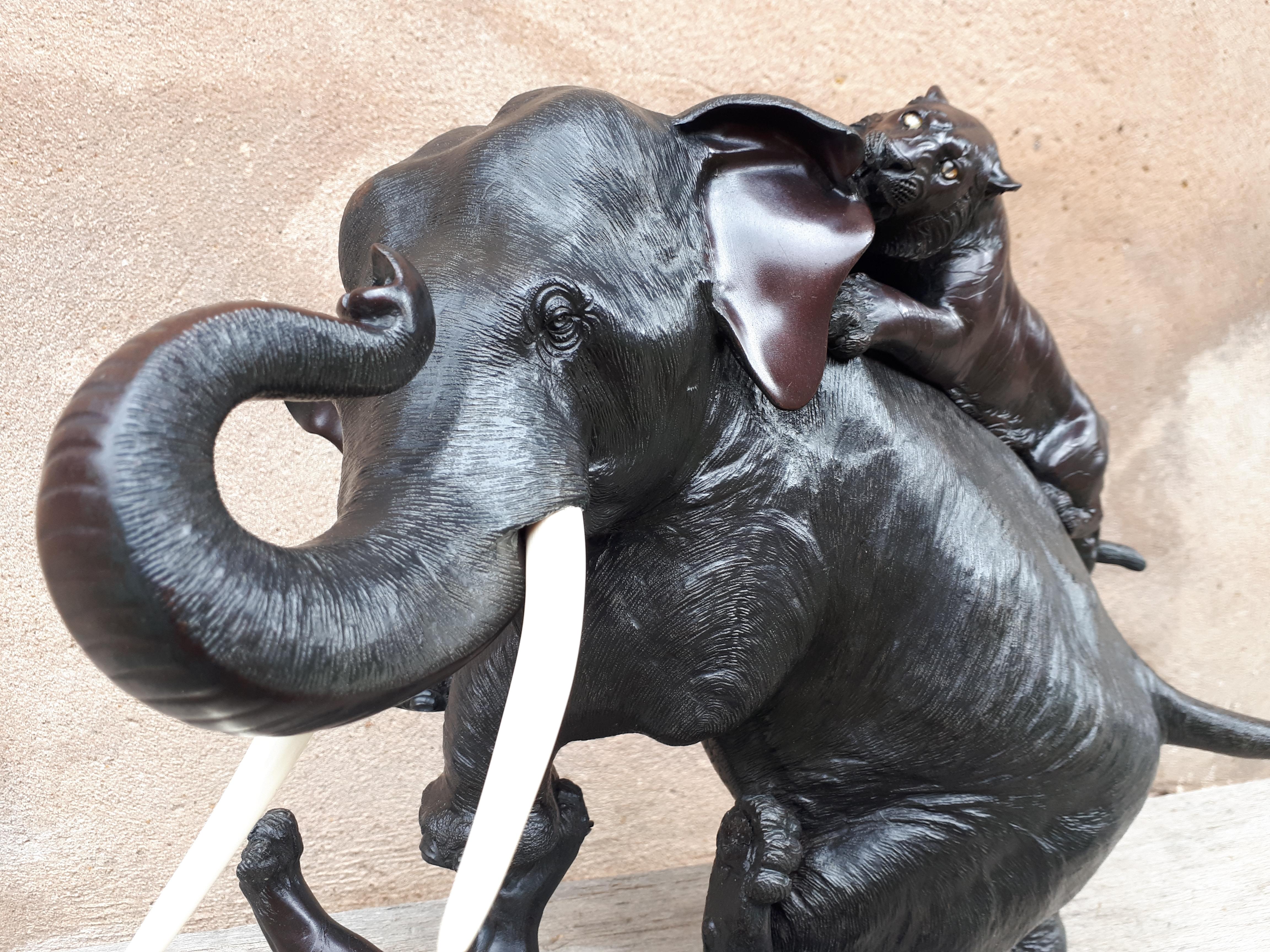 Japanese Okimono - Bronze Sculpture Of An Elephant Attacked By Tigers, Japan Meiji Era