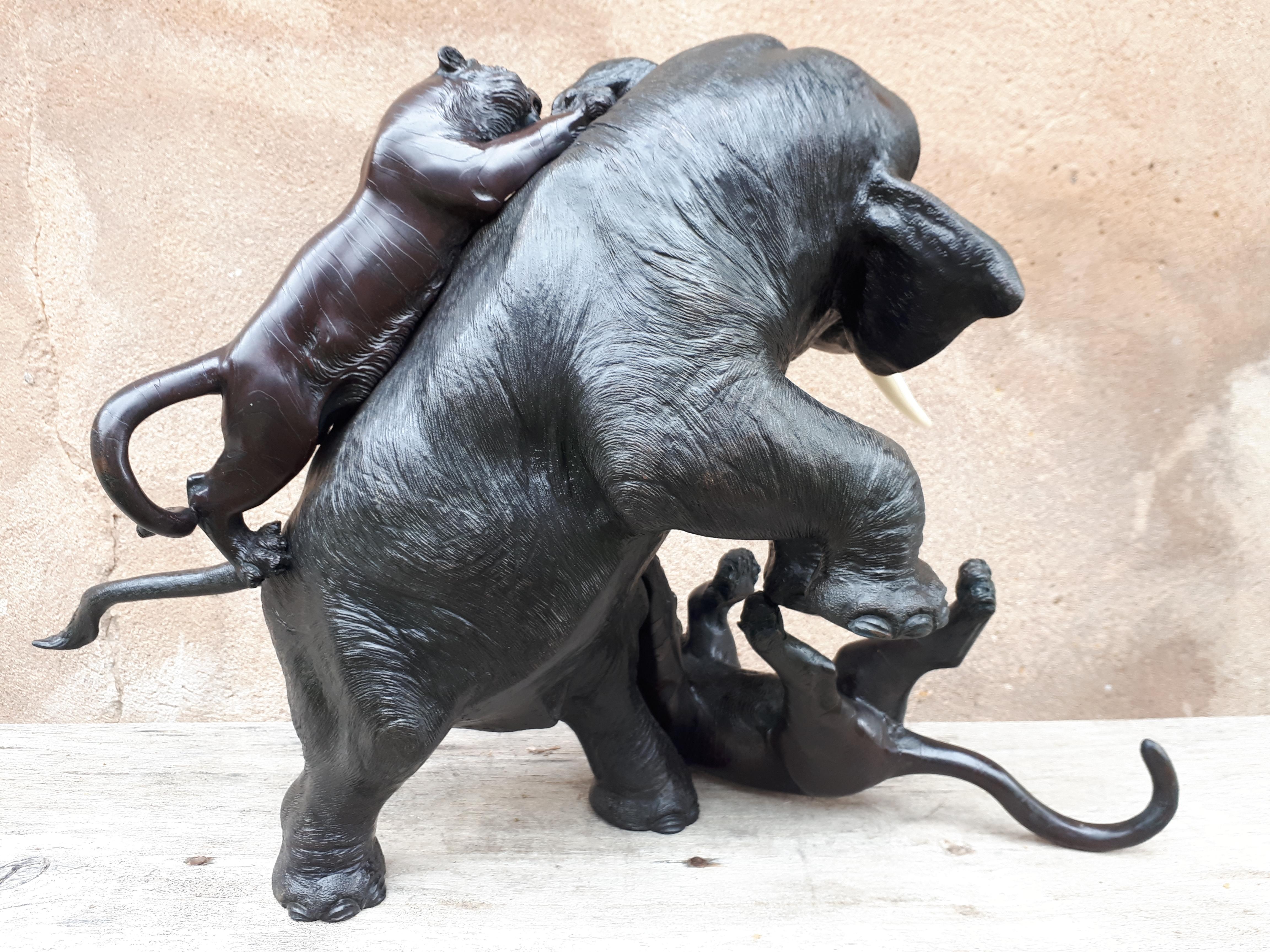 Okimono - Bronze Sculpture Of An Elephant Attacked By Tigers, Japan Meiji Era 3