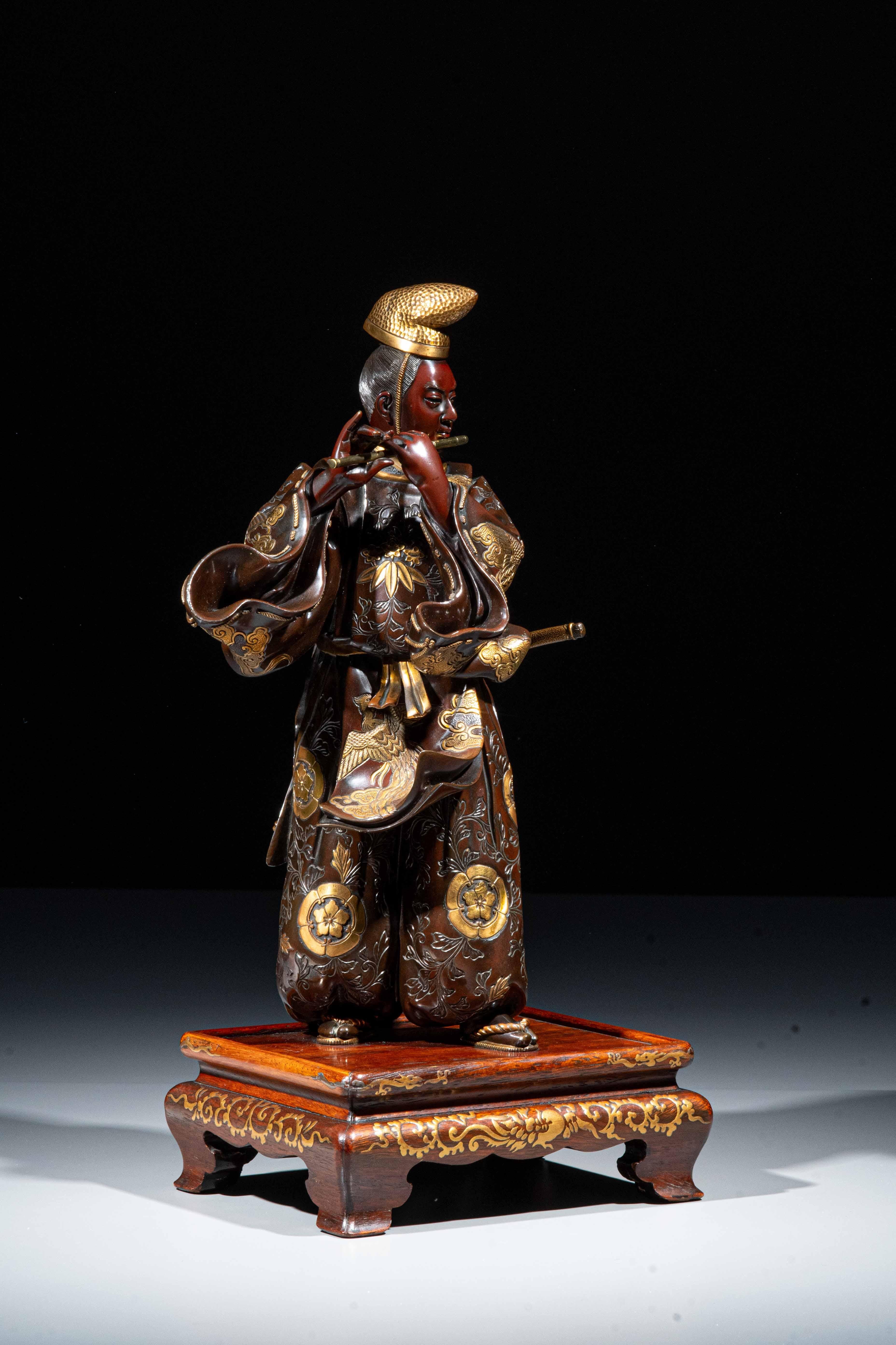 Okimono in bronzo raffigurante Fujiwara no Yasumasa firmato Miyao In condizioni ottime in vendita a Milano, IT