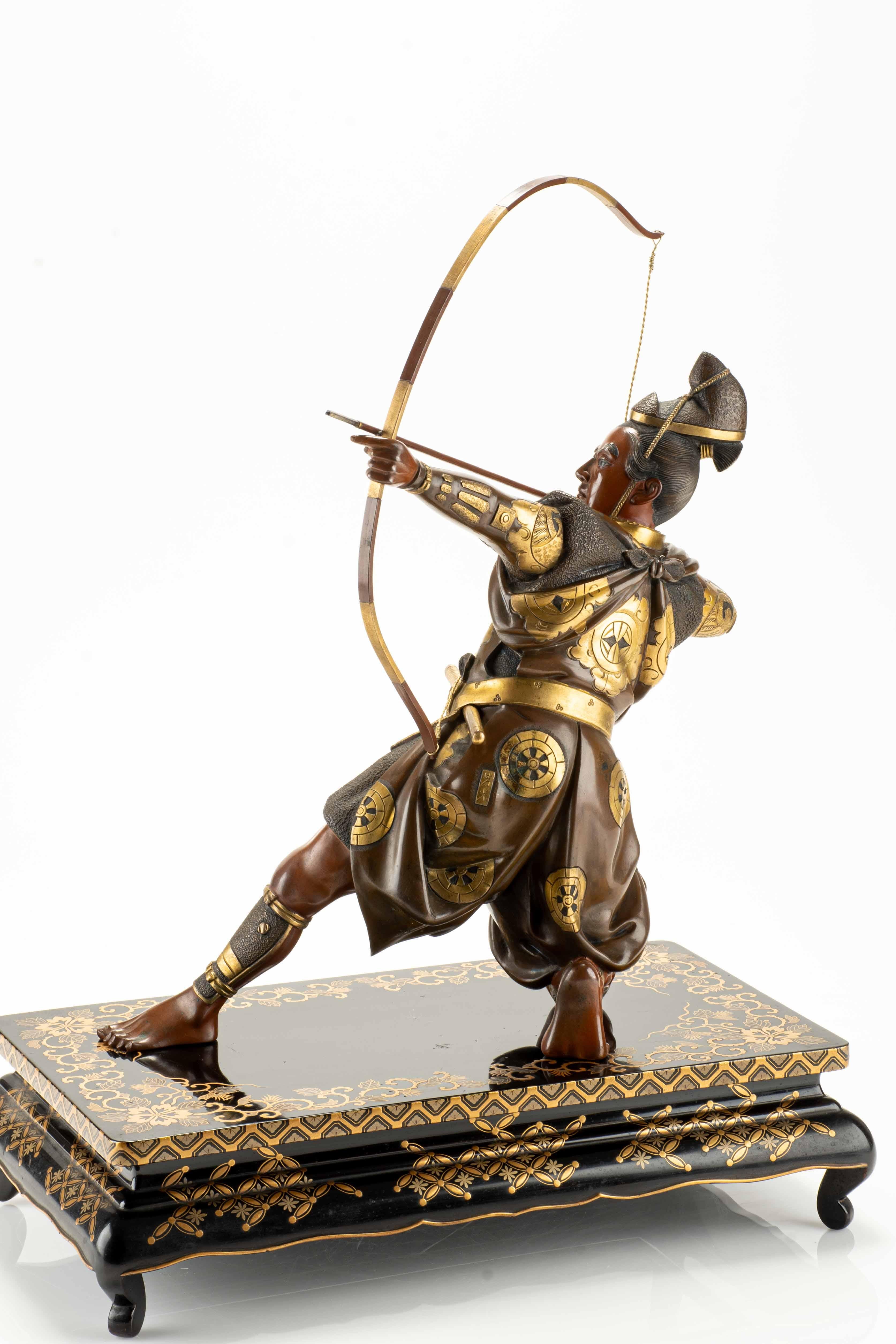 Ferronnerie Okimono en bronze représentant un samouraï avec un arc, signé Yoshimitsu en vente