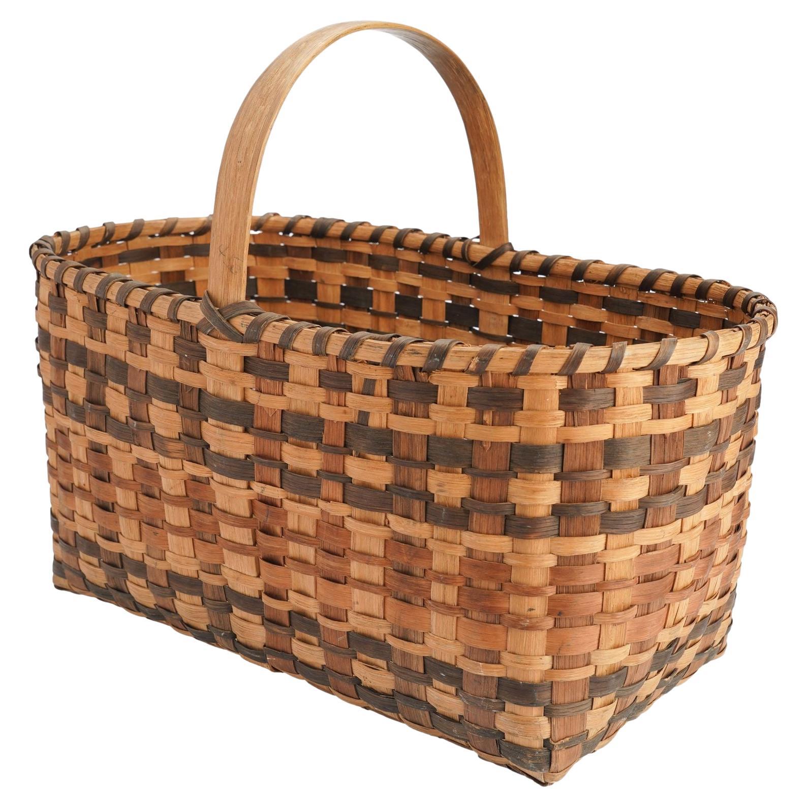 Oklahoma Cherokee woven split oak rectangular basket with handle, 1900’s For Sale