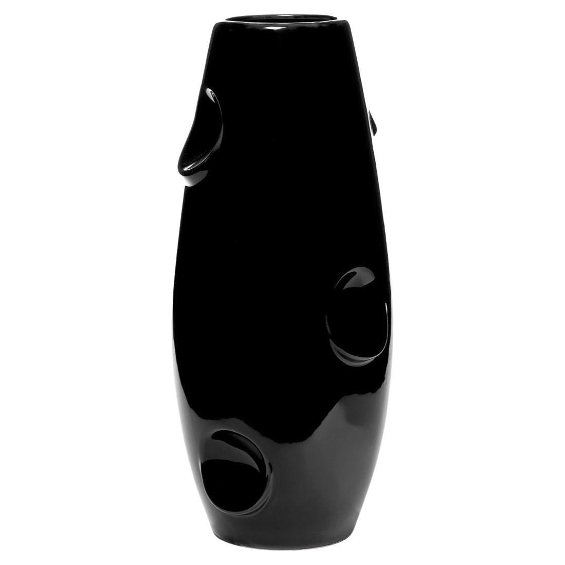 OKO / Black Vase by Malwina Konopacka