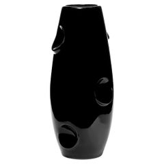 OKO / Black Vase by Malwina Konopacka