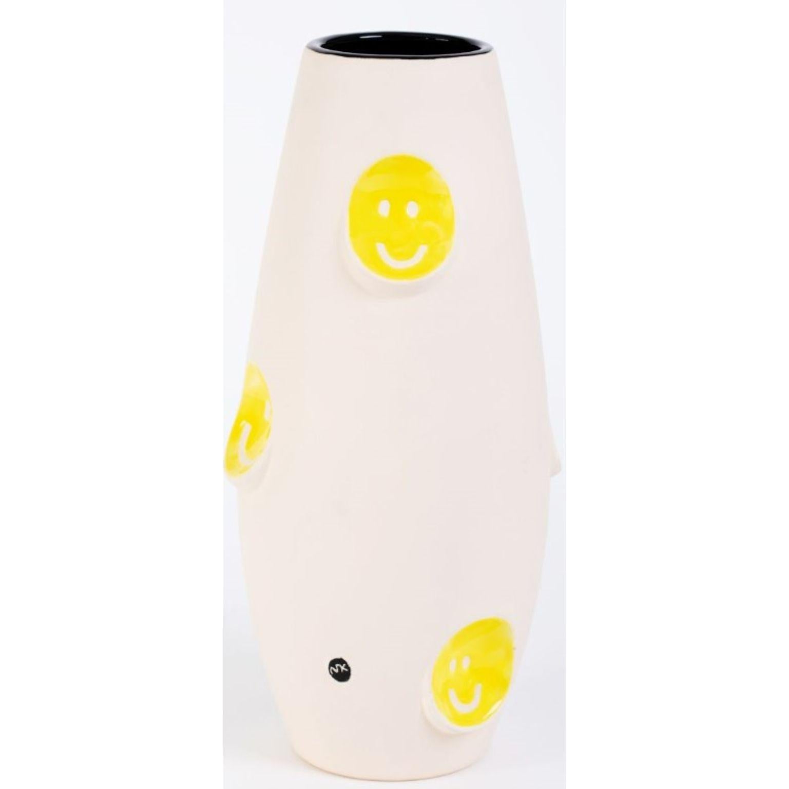 Oko Pop Ceramic Vase, Smiley by Malwina Konopacka In New Condition For Sale In Geneve, CH