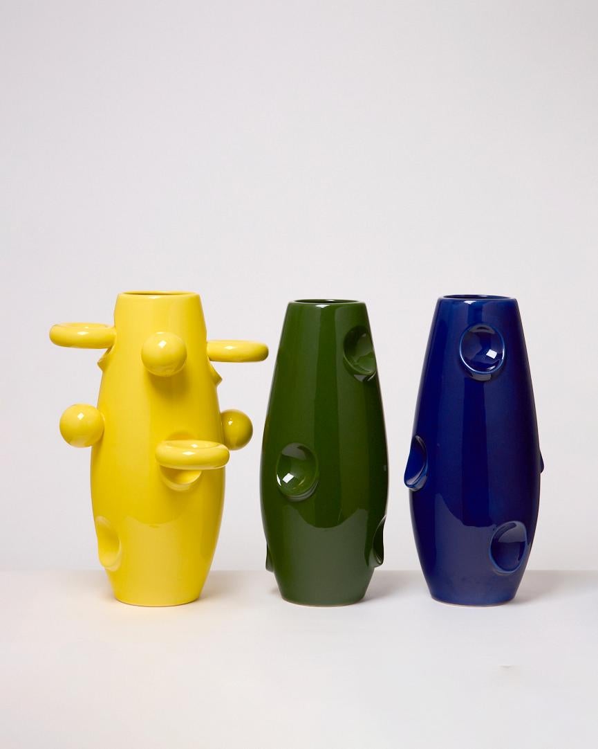 OKO war zuerst da und hat der gesamten Kollektion den Namen gegeben. Sie wurde erstmals 2014 im Rahmen der Tokyo Designers Week vorgestellt und hat seitdem zahlreiche Neuauflagen und Kollektionseinführungen erlebt, die alle von der Künstlerin