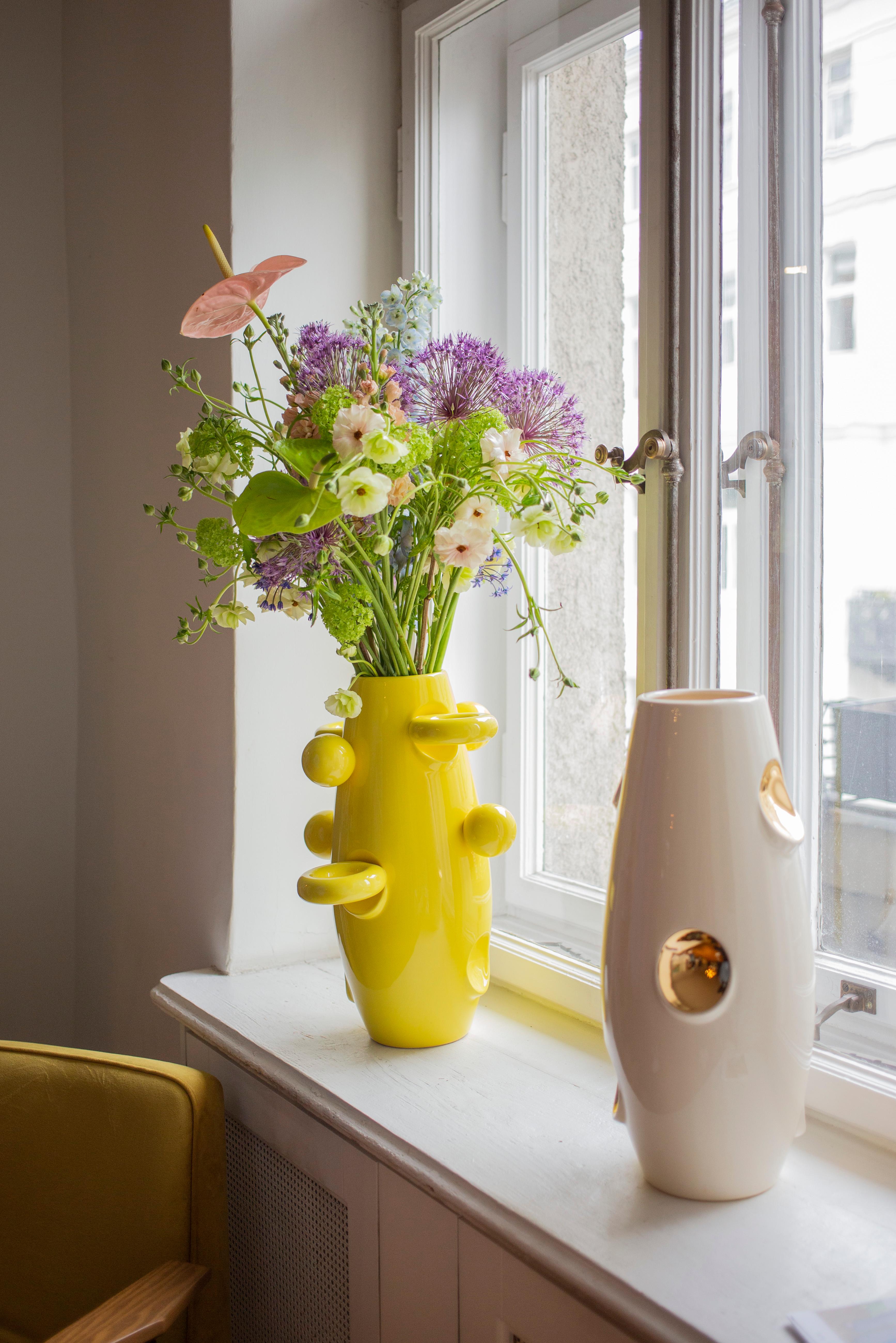 OKO / Gelbe / Rakete-Vase von Malwina Konopacka im Zustand „Neu“ im Angebot in WARSZAWA, PL