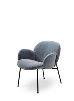 Fauteuil Ola avec accoudoirs en tissu bleu Vip et pieds gris de Saba