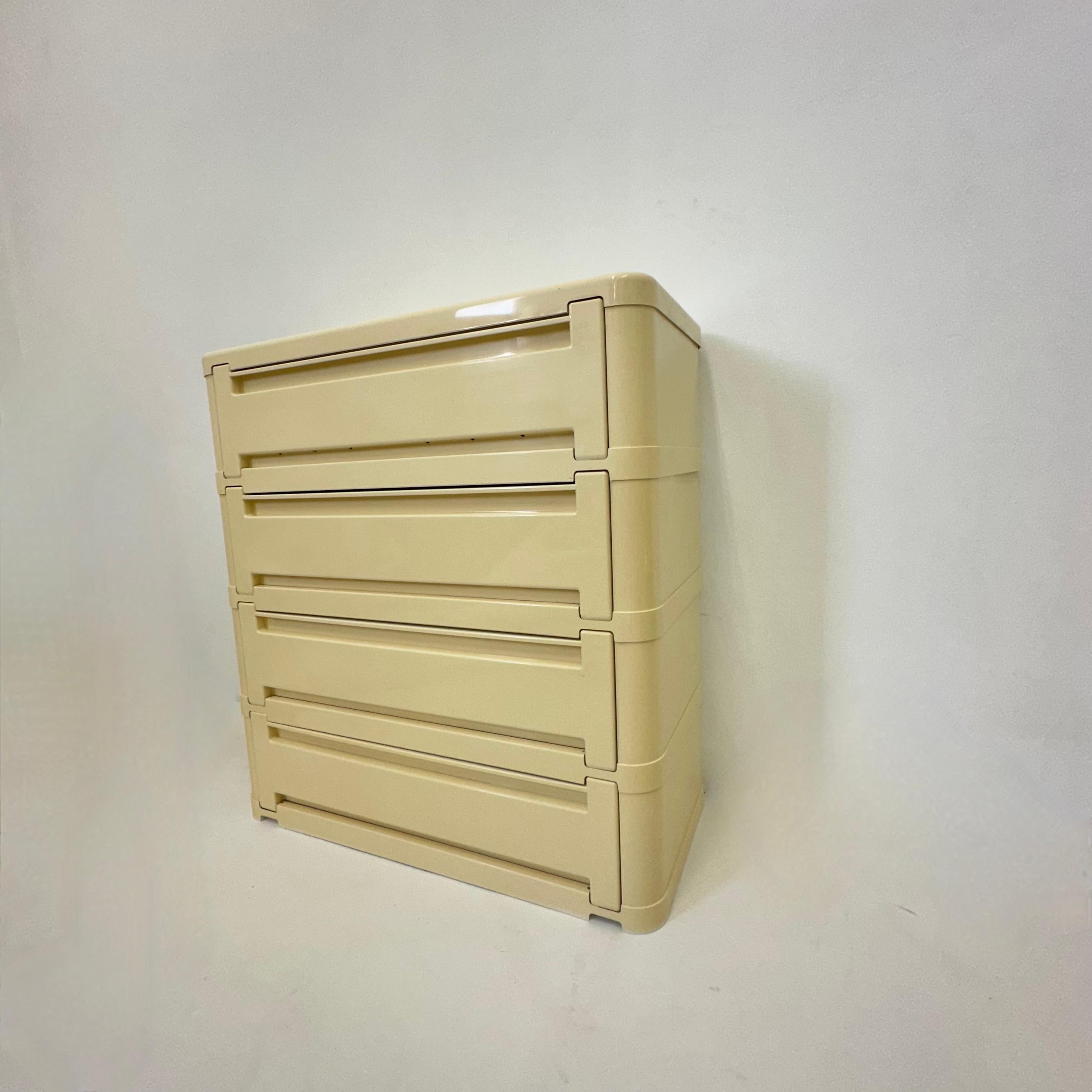 scarpiera kartell