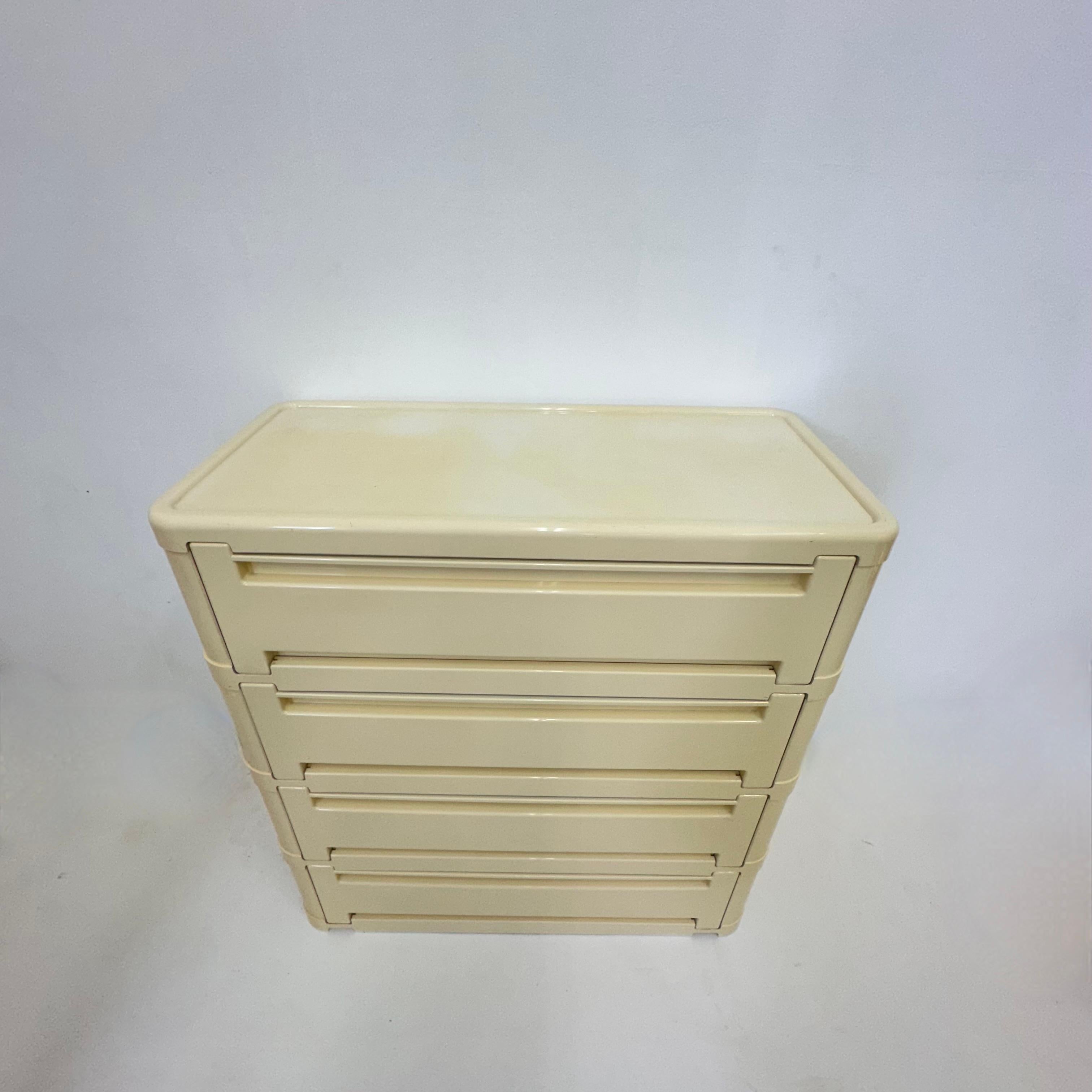 cassettiera kartell anni '70