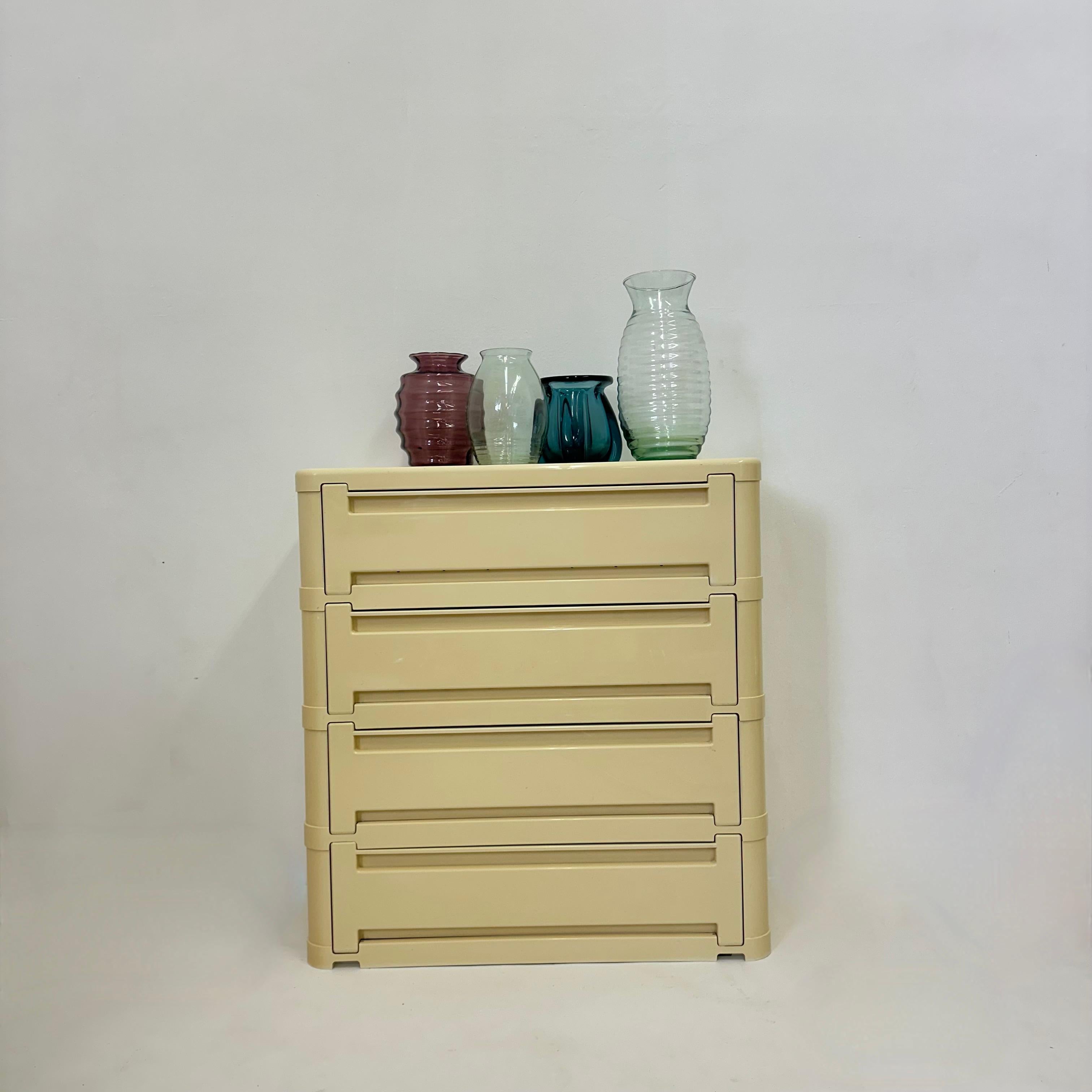 kartell cassettiera