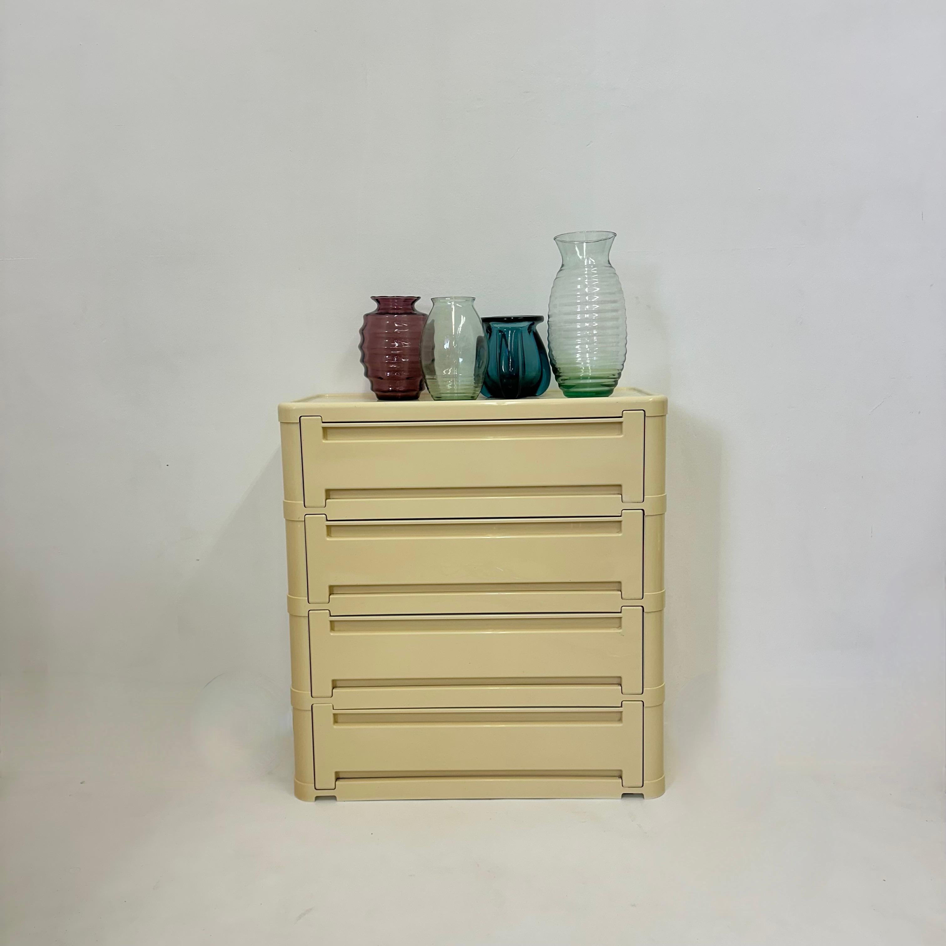 Fine XX secolo Olaf von Bohr per Kartell Mod. 4963 Cassettiera, Italia anni '70 in vendita