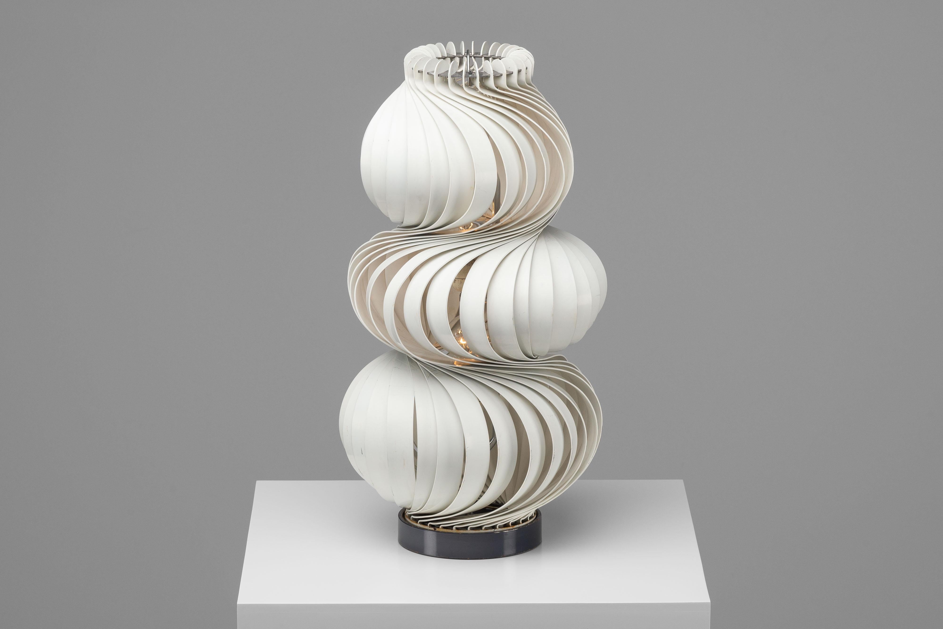 Olaf von Bohr Medusa table lamp Valenti Italy 1968 For Sale 4