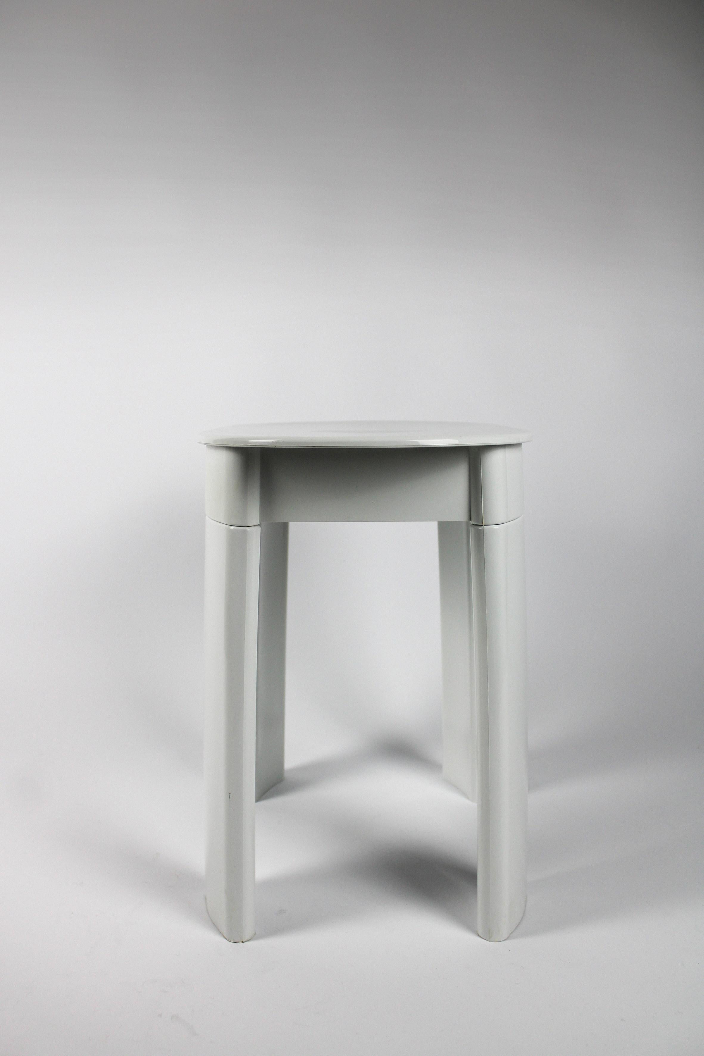 Olaf Von Bohr Side Table Space Age Stool Gedy Plastic Italy 1970's In Good Condition For Sale In Antwerpen, BE