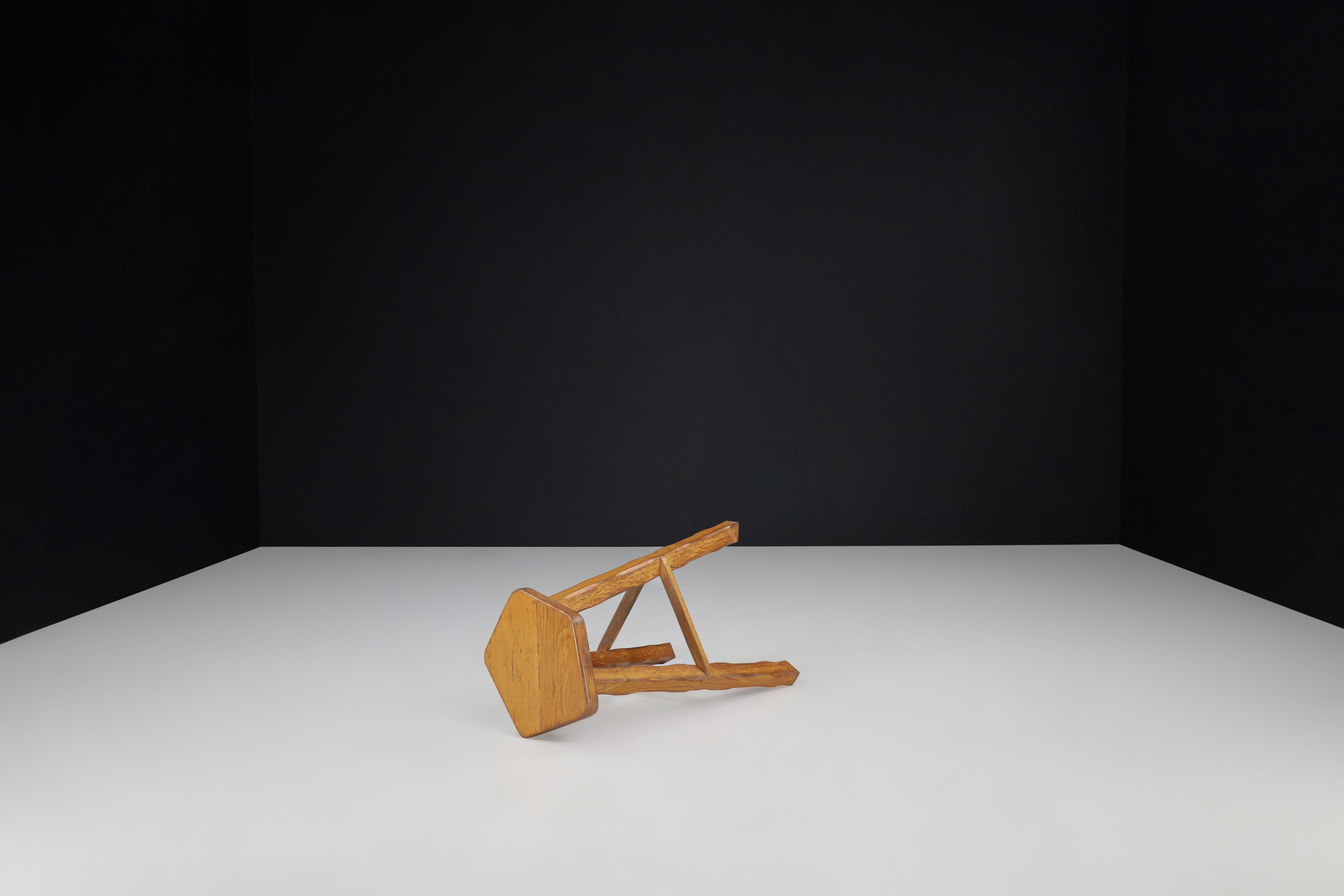 20ième siècle Tabourets de bar brutalistes en bois d'orme blond d'Olavi Hänninen, Finlande, années 1960 en vente