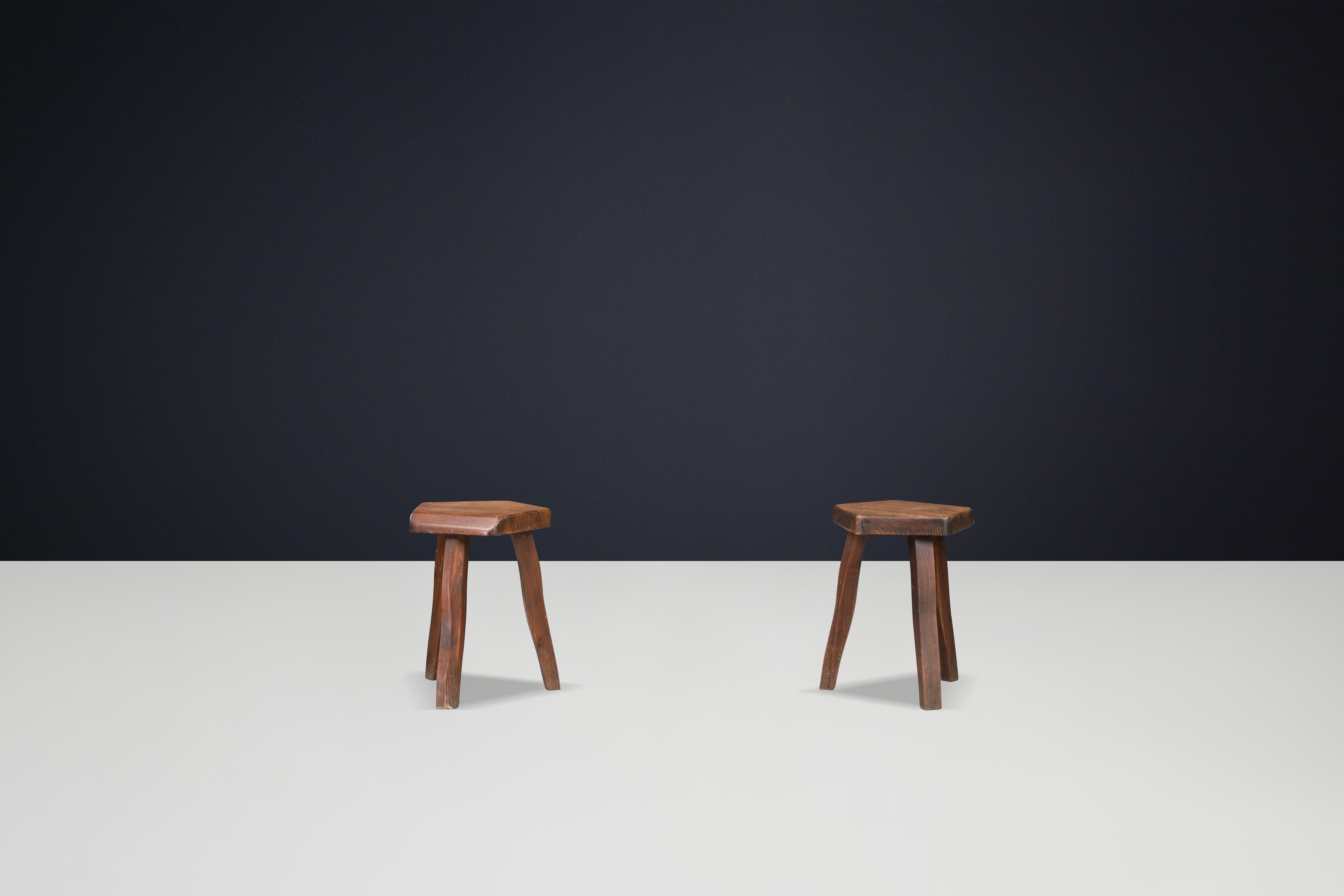 Orme Tabourets brutalistes en bois d'orme d'Olavi Hänninen, Finlande années 1960 en vente