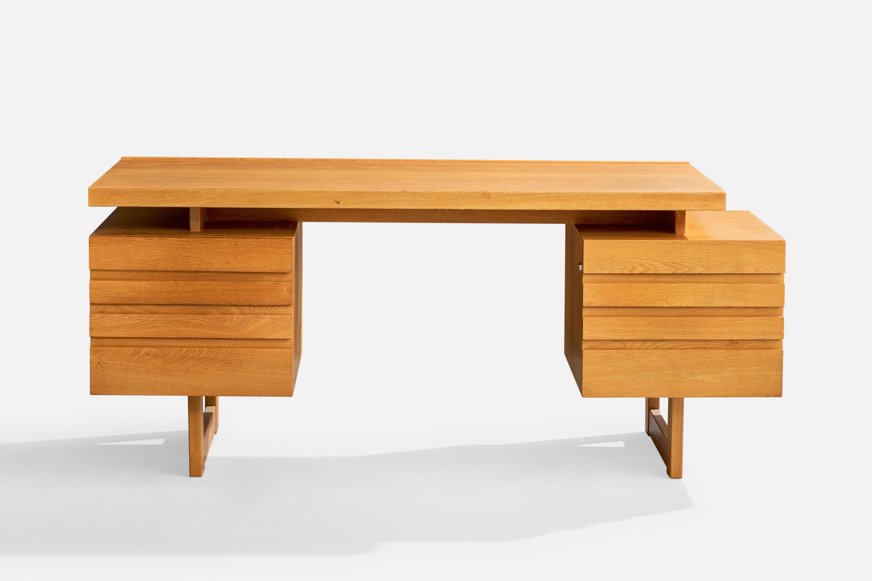 Olavi Hänninen, Schreibtisch, Eiche, Finnland, 1960er Jahre (Moderne der Mitte des Jahrhunderts) im Angebot
