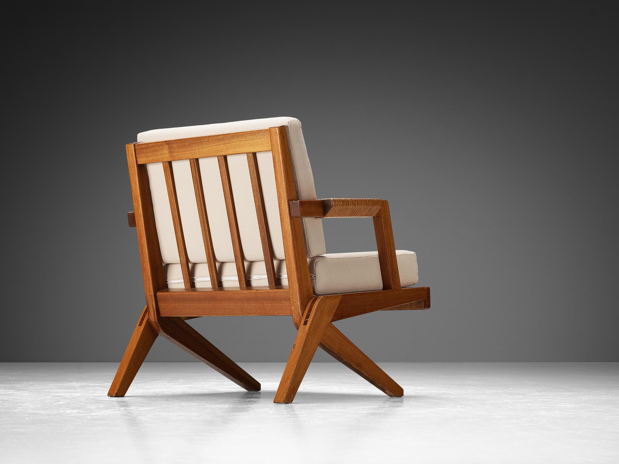 Olavi Hanninen Pair of 'Boomerang' Lounge Chairs in White Upholstery  3