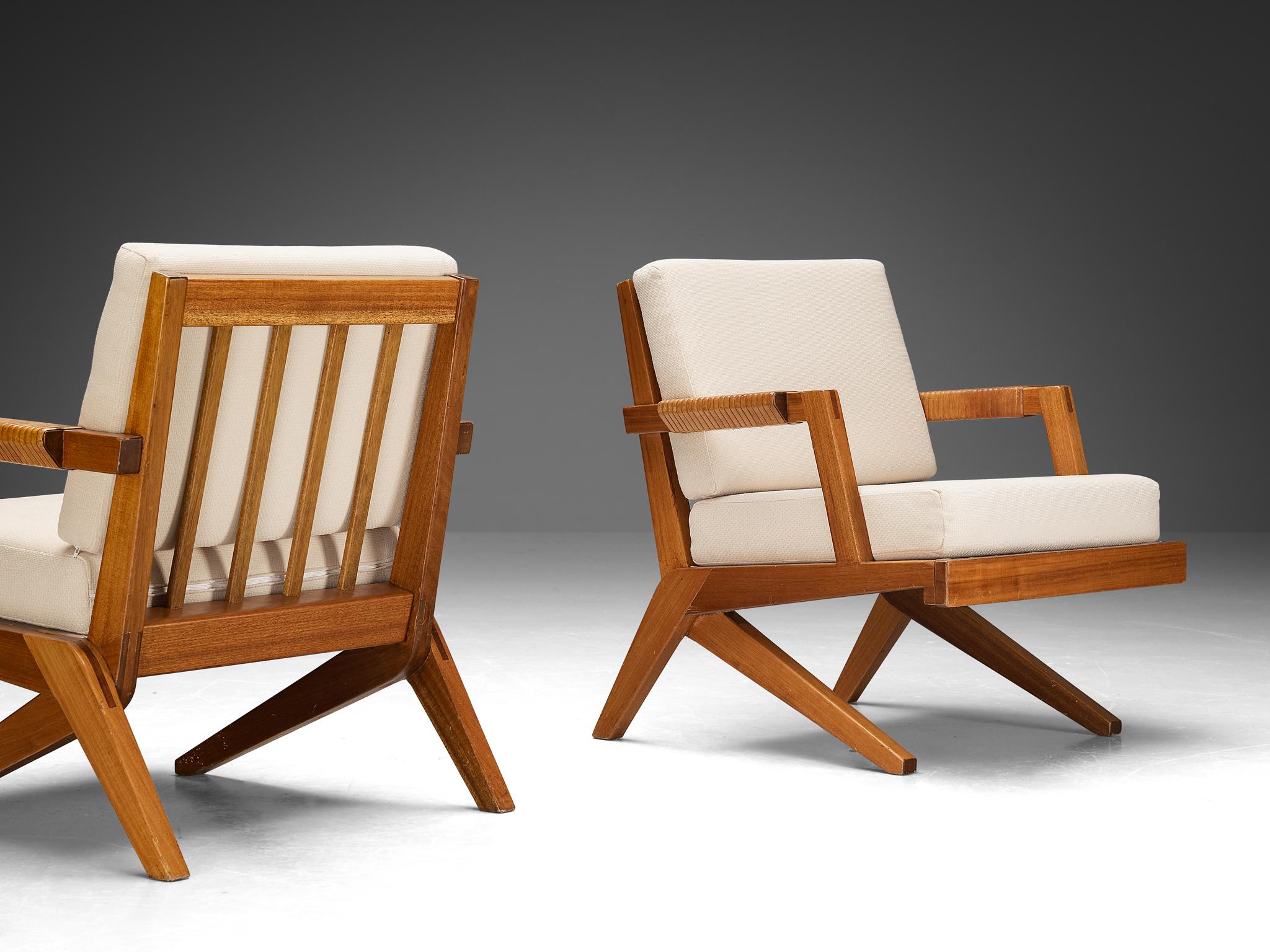 Scandinavian Modern Olavi Hanninen Pair of 'Boomerang' Lounge Chairs in White Upholstery 