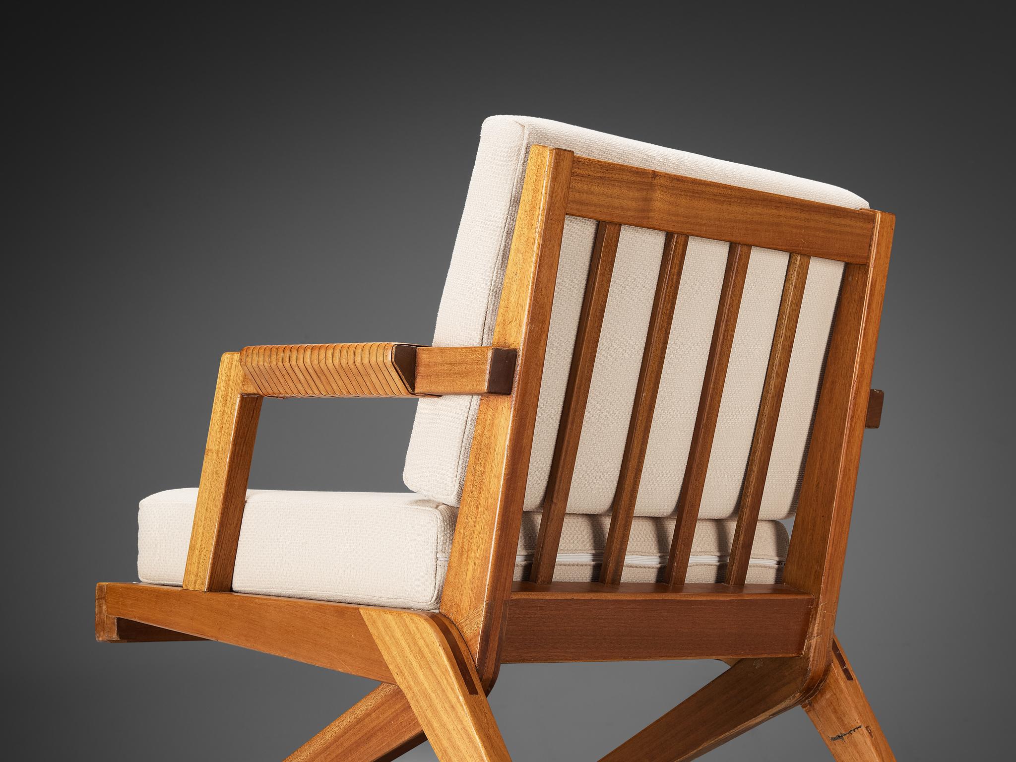 Finnish Olavi Hanninen Pair of 'Boomerang' Lounge Chairs in White Upholstery 