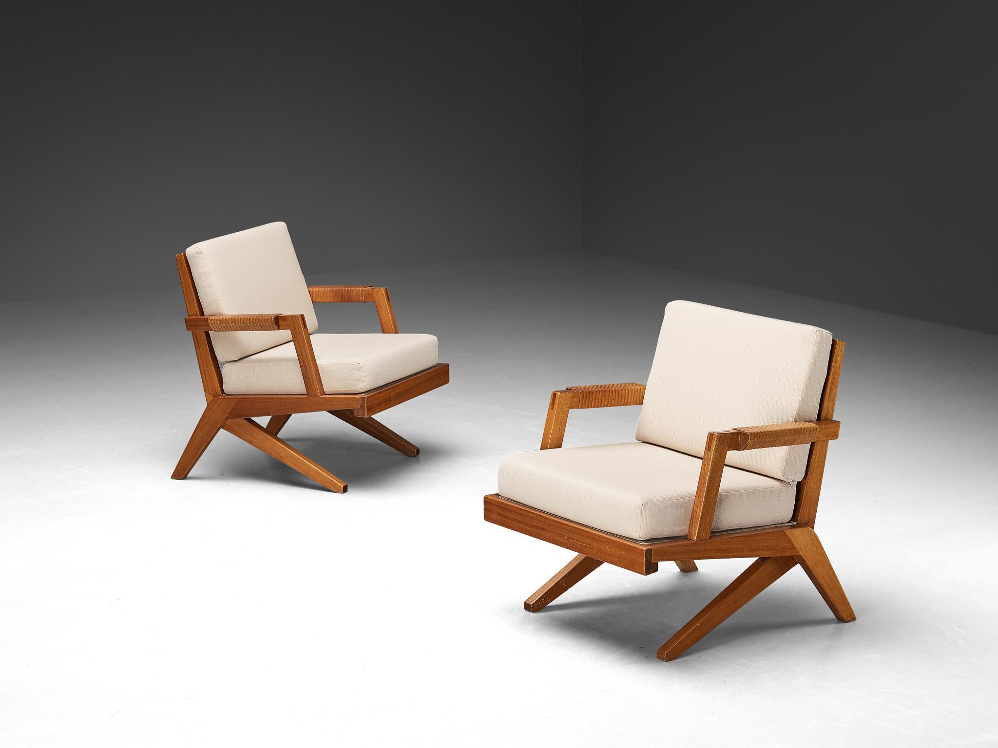 Olavi Hanninen Pair of 'Boomerang' Lounge Chairs in White Upholstery  In Good Condition In Waalwijk, NL
