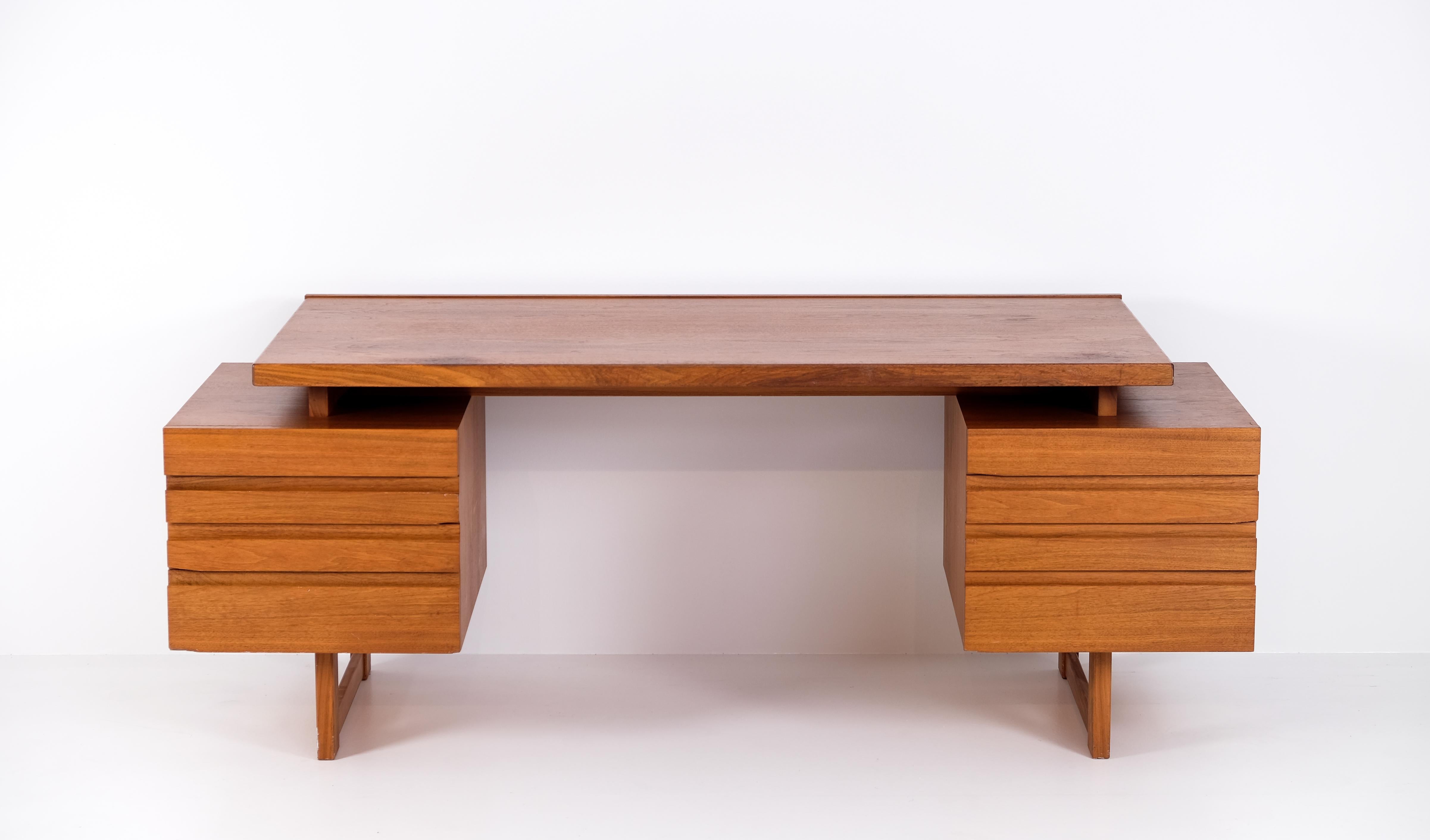 Scandinavian Modern Olavi Hänninen 'Paletti' Writing Desk, Finland, 1960s 