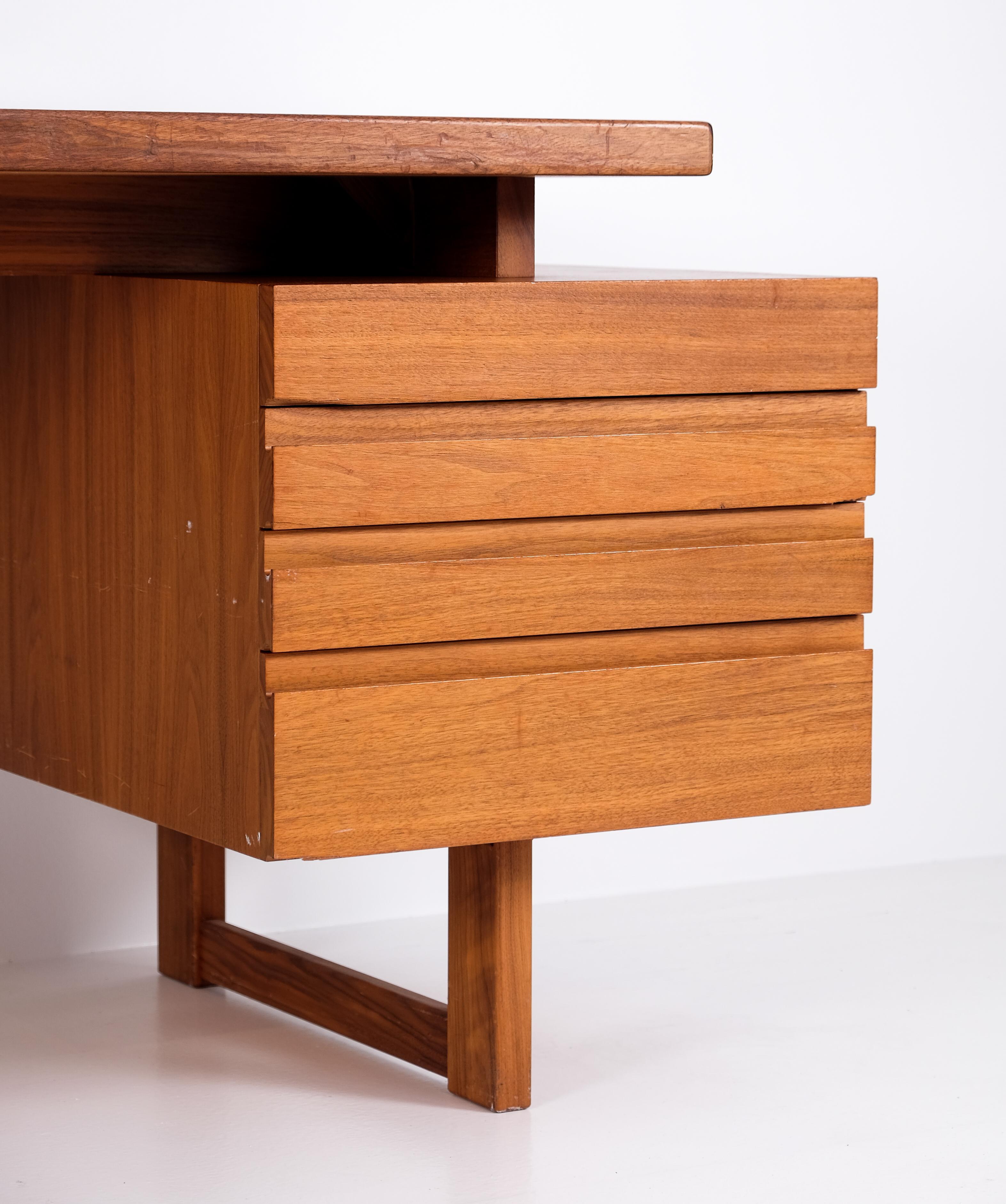 Olavi Hänninen 'Paletti' Writing Desk, Finland, 1960s  In Good Condition In Stockholm, SE