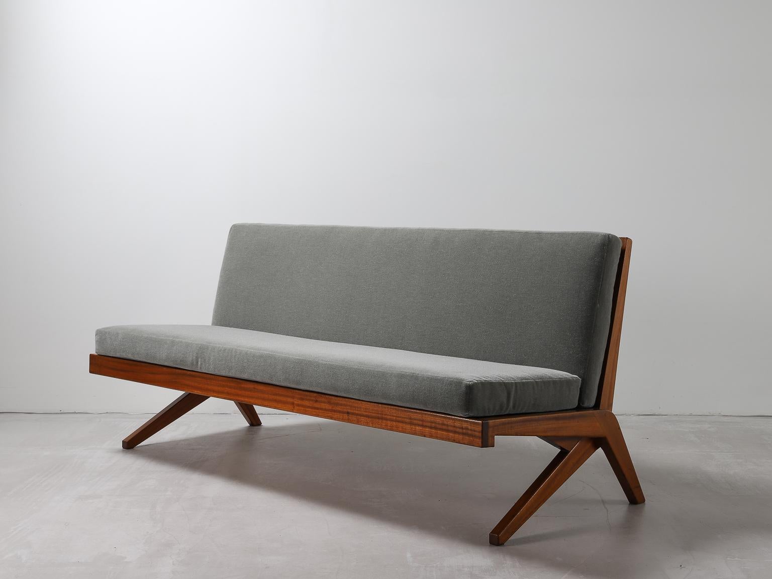 Olavi Hänninen Sofa Suit 1960s with Mahongany and Leather with Mohair Velvet  4