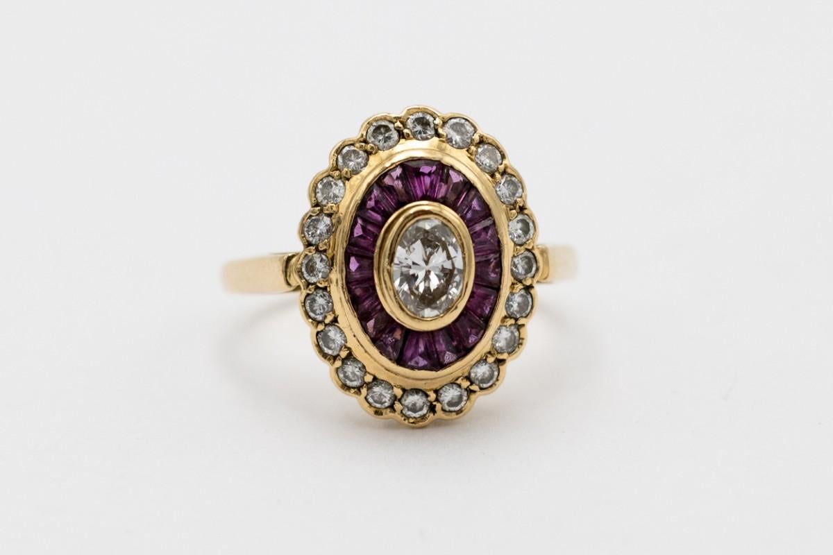 Art Deco Old 18-carat gold ring with 0.70ct diamonds and rubies, mid 20th century For Sale