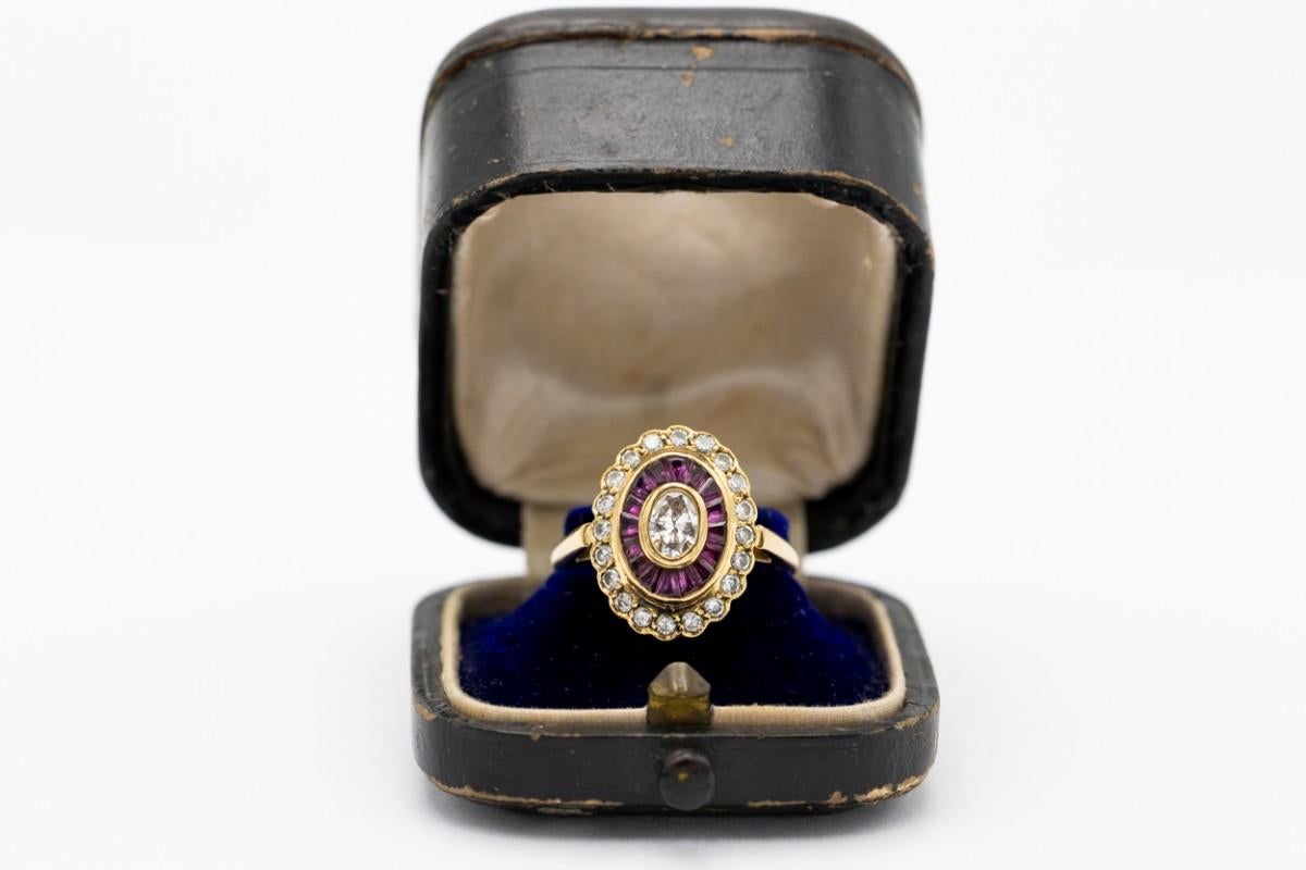 Women's or Men's Old 18-carat gold ring with 0.70ct diamonds and rubies, mid 20th century For Sale