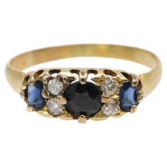 Altgoldring 18k mit natürlichen Saphiren und Diamanten, um 1900