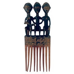 Peine africano antiguo de madera noble, de alrededor de 1950