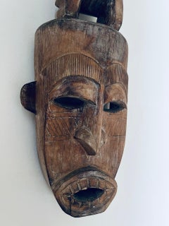 Alte afrikanische Maske aus edlem Holz, um 1900