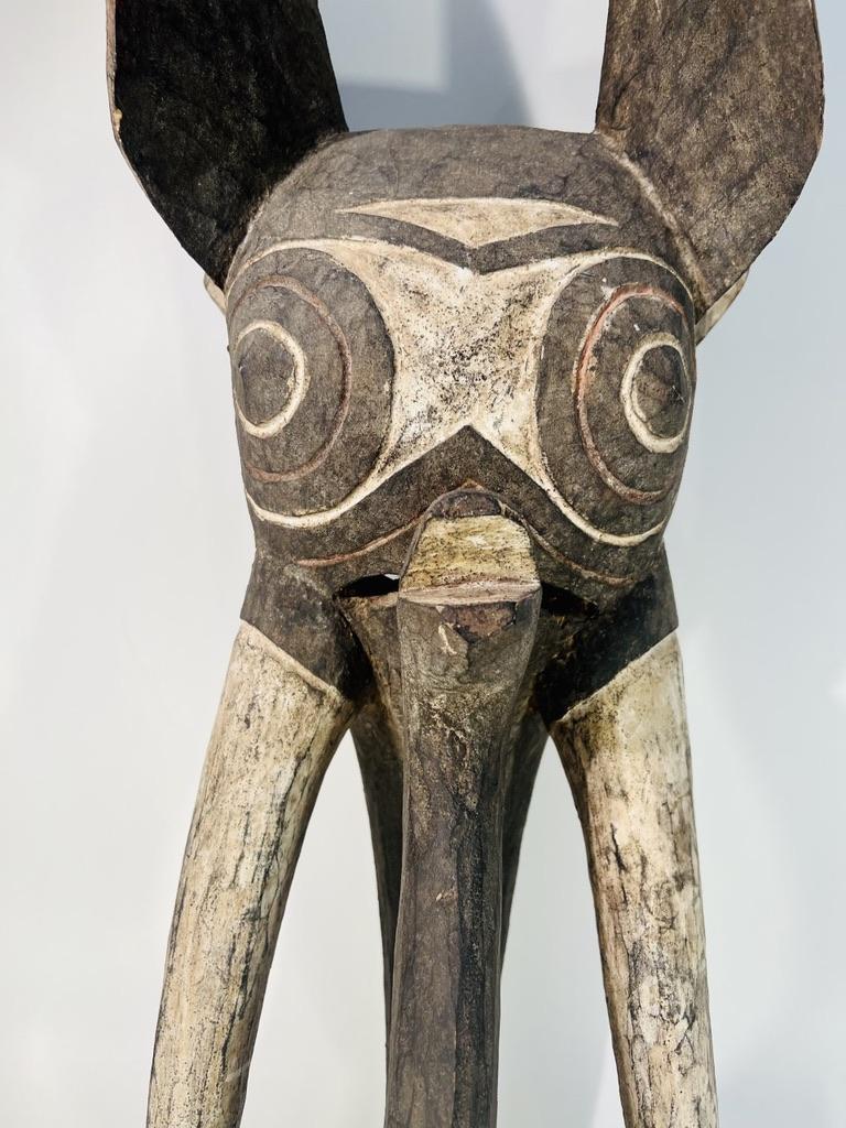 große alte afrikanische Maske Polychromie in Holz um 1900 Darstellung Elefant hatte (Art nouveau) im Angebot