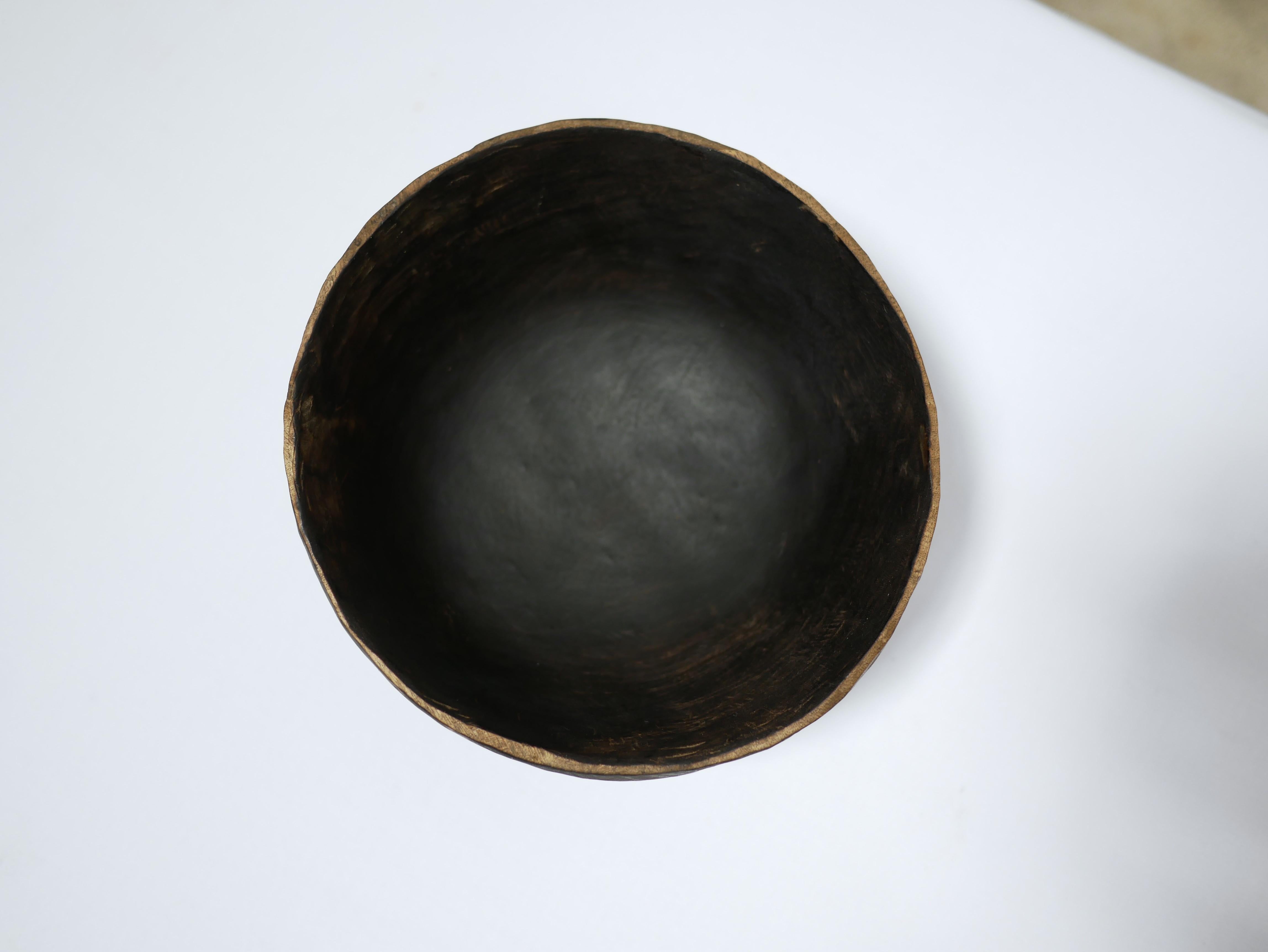 Wood Old African wooden bowl For Sale
