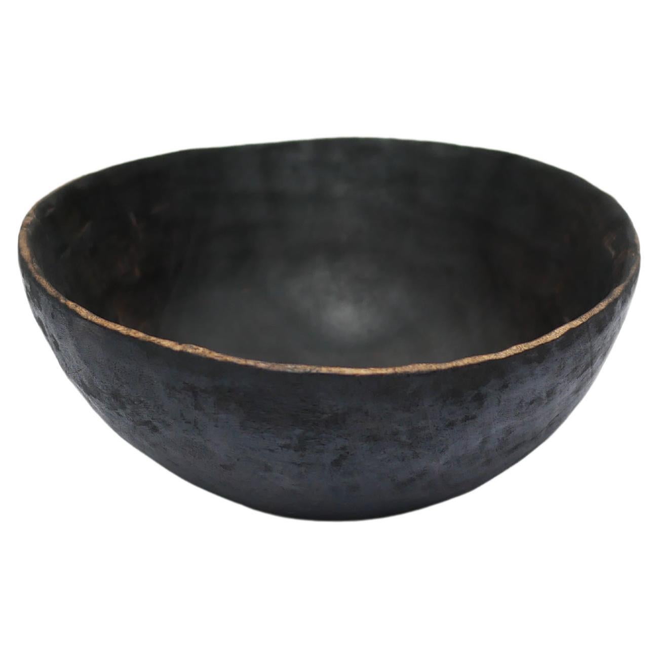 Old African wooden bowl For Sale