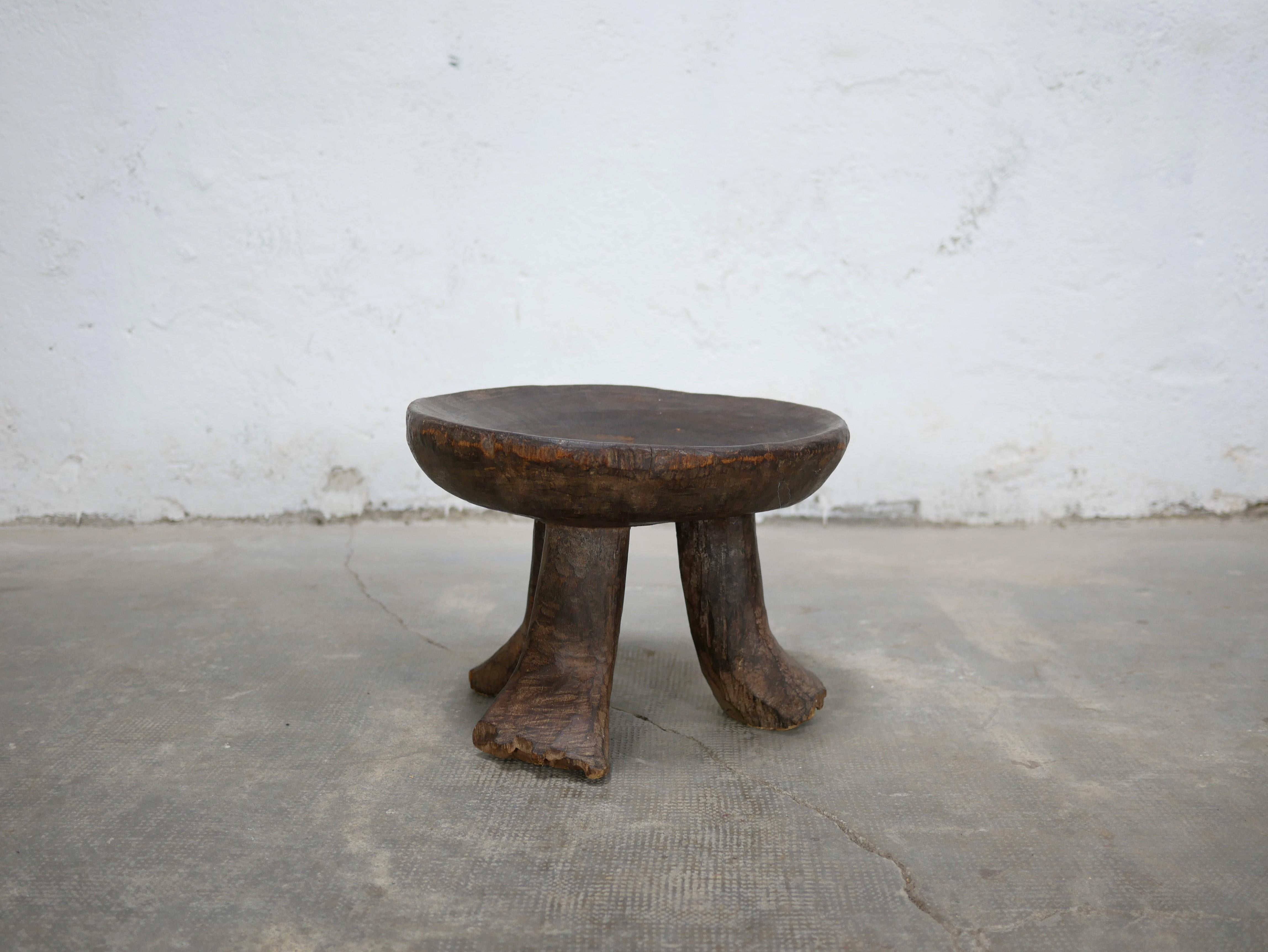 Wooden tripod stool from Ethiopia. African primitive art, first half of the 20th century.

Aesthetic and authentic, the small stool will be perfect in a refined, natural and modern decoration. Its raw material and simple lines give it a lot of