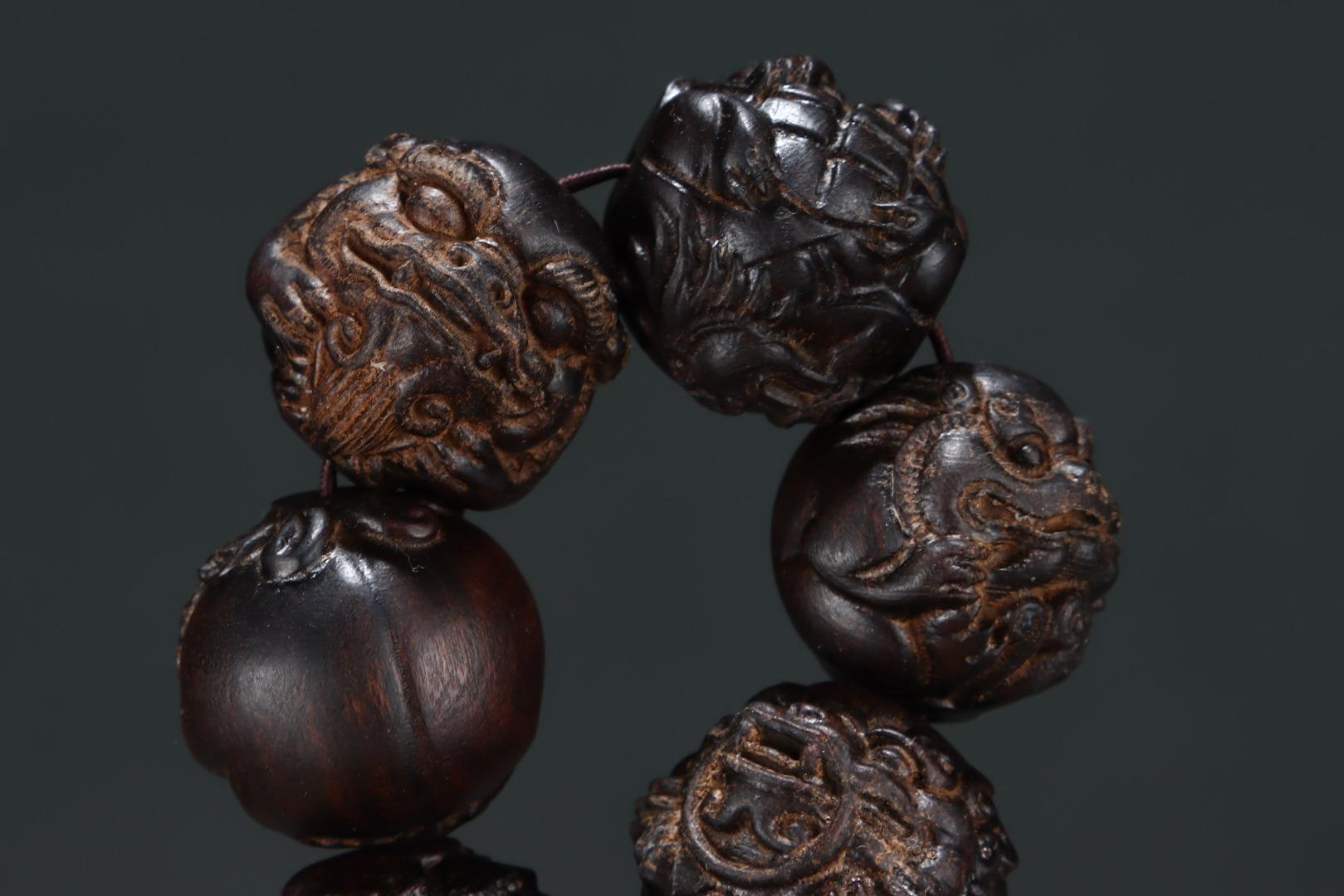 Old Agarwood Carving Golden Toad Beads Bracelets Pair For Sale 2
