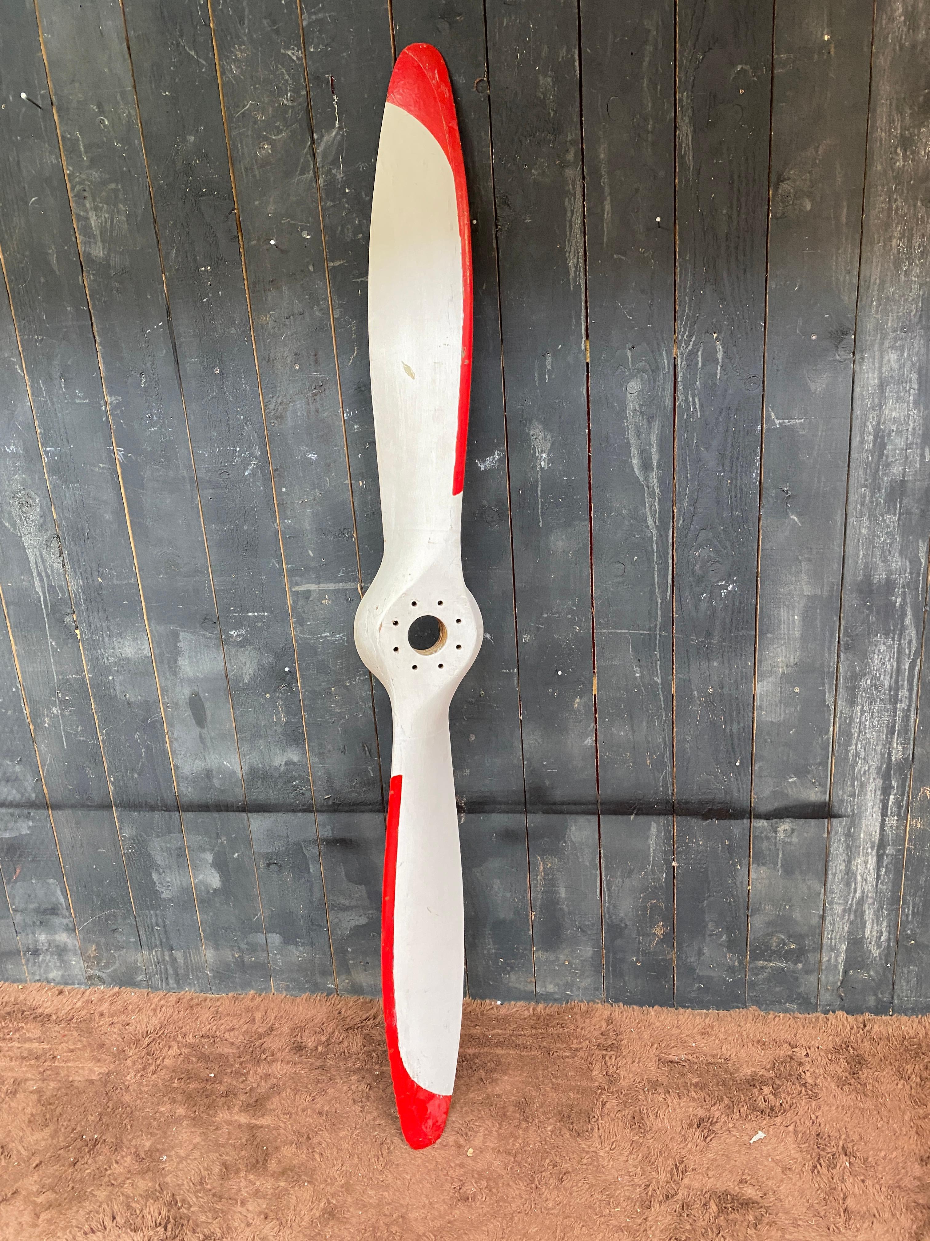 Old Airplane Propeller, origine canadienne en vente 2