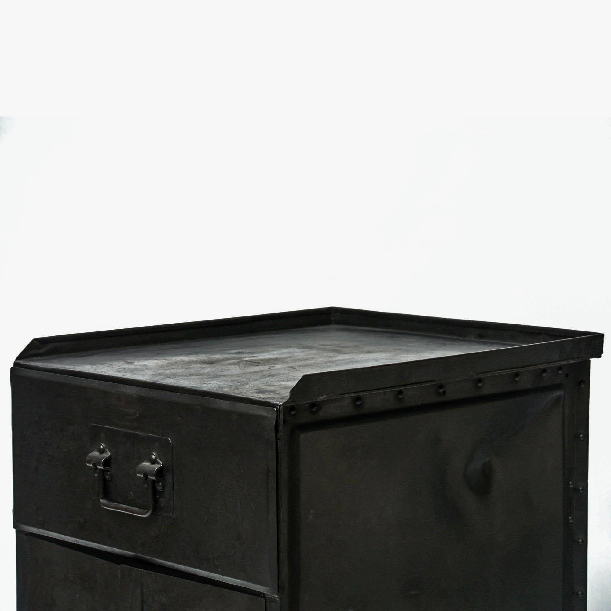Old American Cabinet in Riveted Steel, 1942, US 6