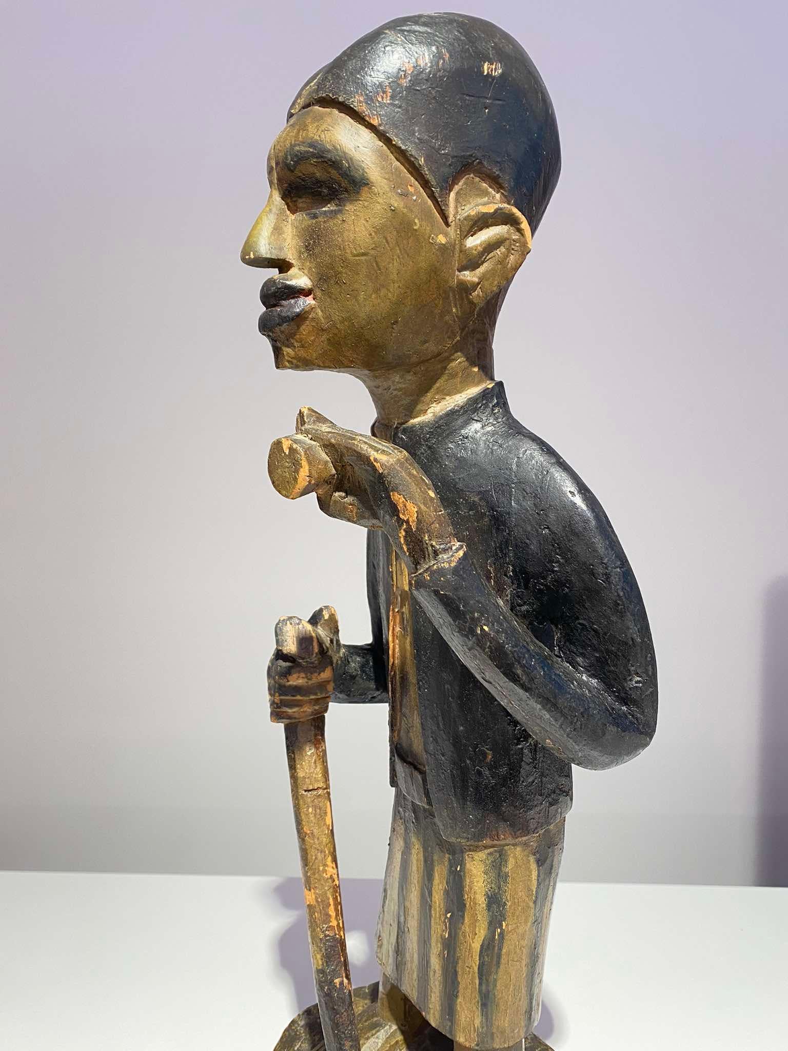 Old And Exceptional Anthropomorphic Statue Yombe Woyo Kongo Tribe Dr Congo 19th In Good Condition For Sale In Leuven, BE