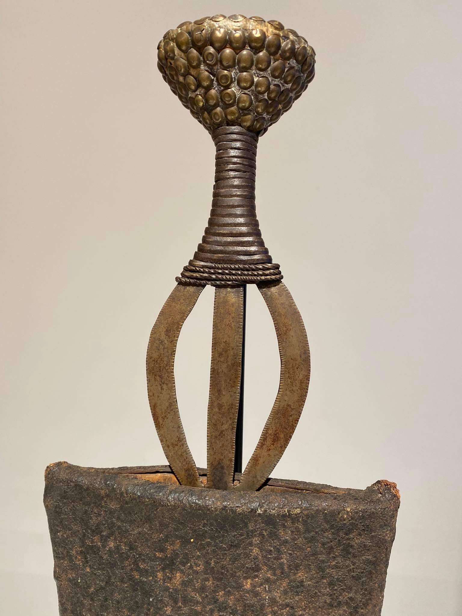 Antigua Y Excepcional Espada Ngombe / Poto / Doko - Dr Congo - Calidad Museo - 1900 Congoleño en venta