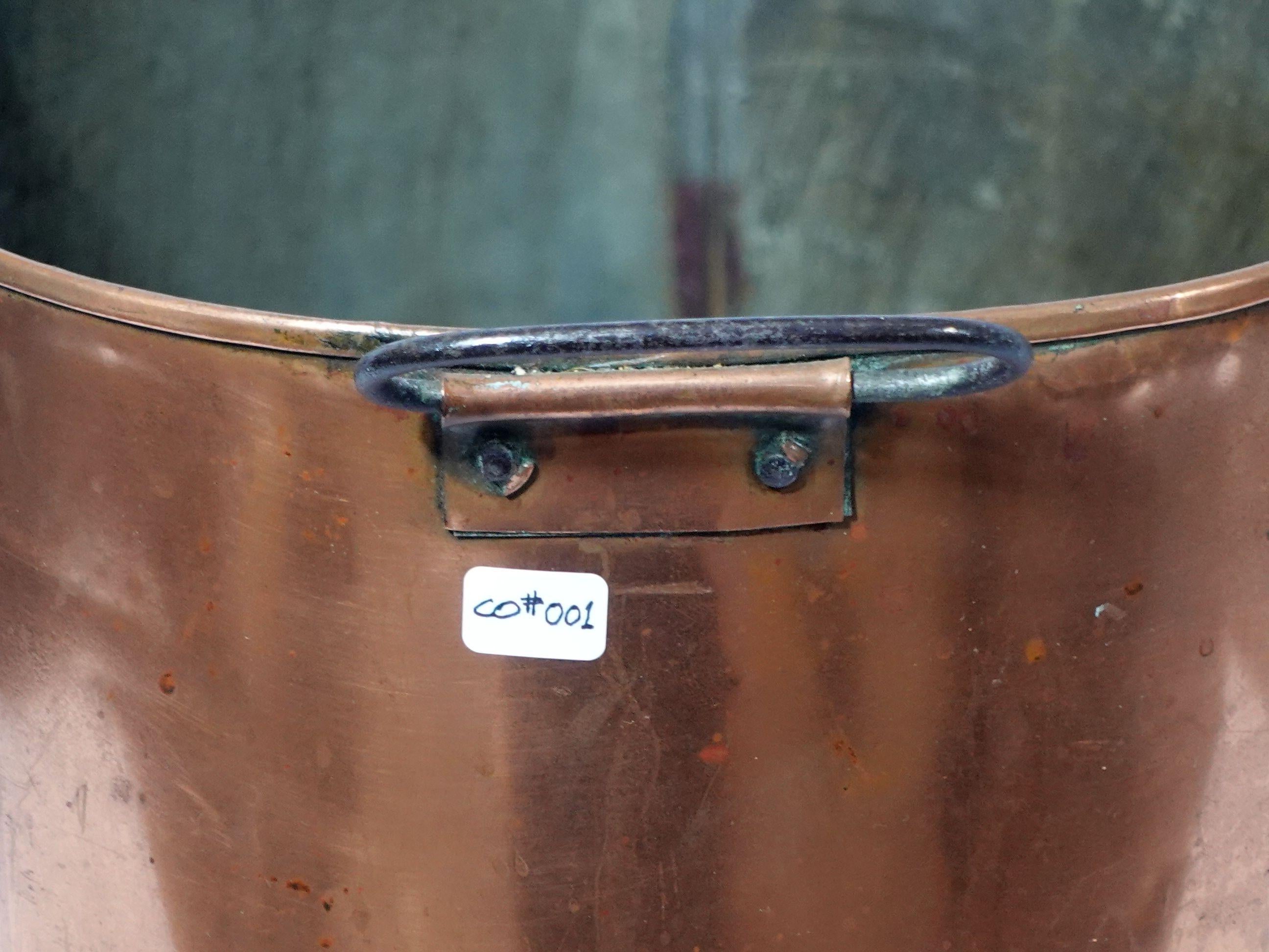  Old and Large Hand Hammered Copper Bucket/Stockpot CO#001 In Good Condition In Norton, MA