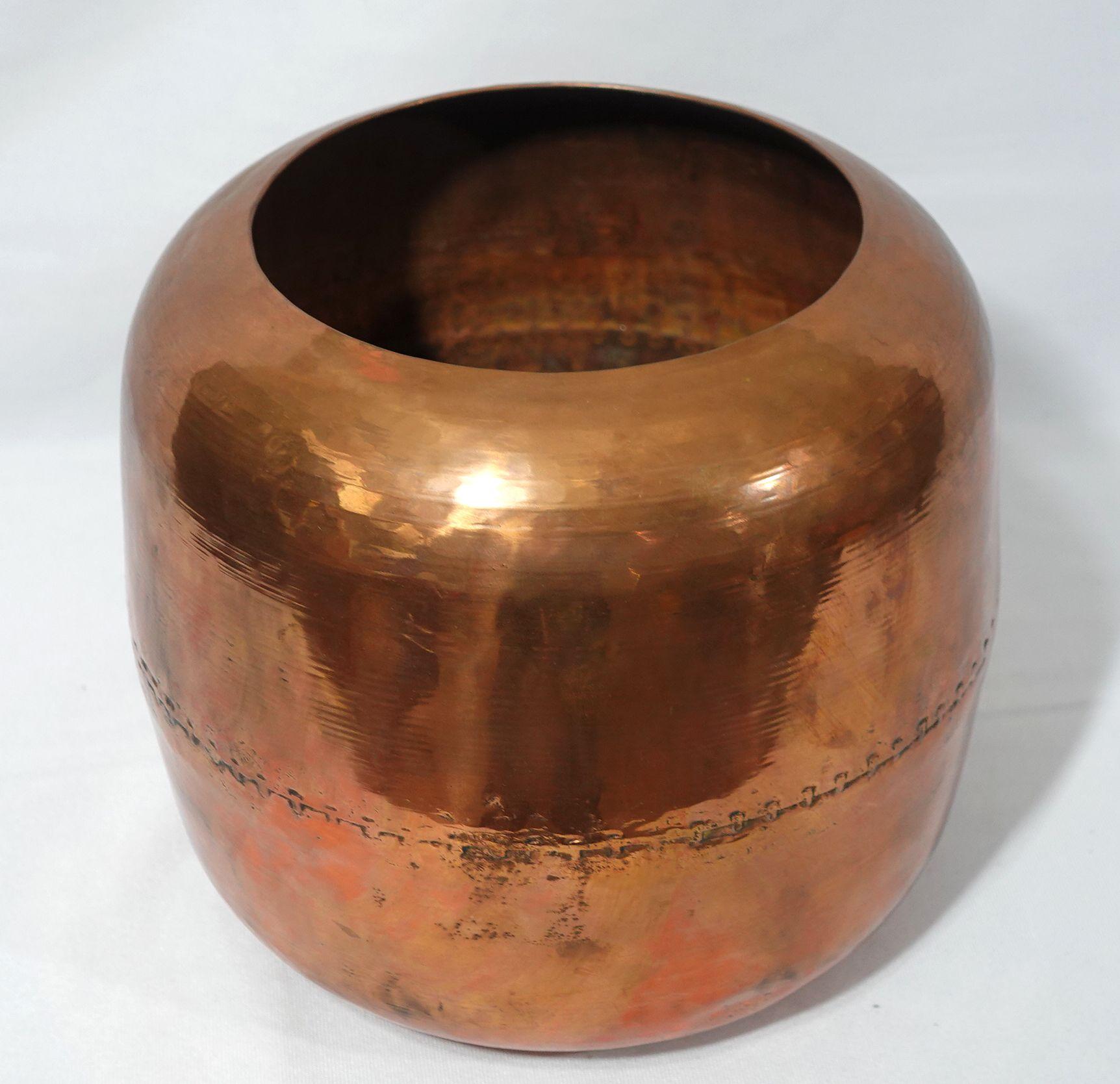 Hand-Crafted  Old and Large Hand Hammered Solid Copper Bucket/Stockpot CO#002 For Sale