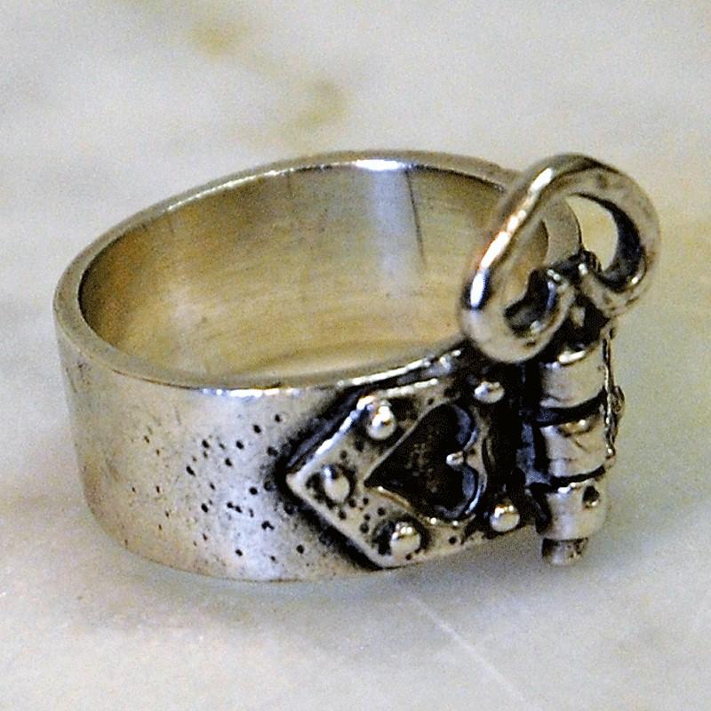 Mid-Century Modern Old and Petite Silver Ring with a sweet Heart in the Front 1923, Sweden