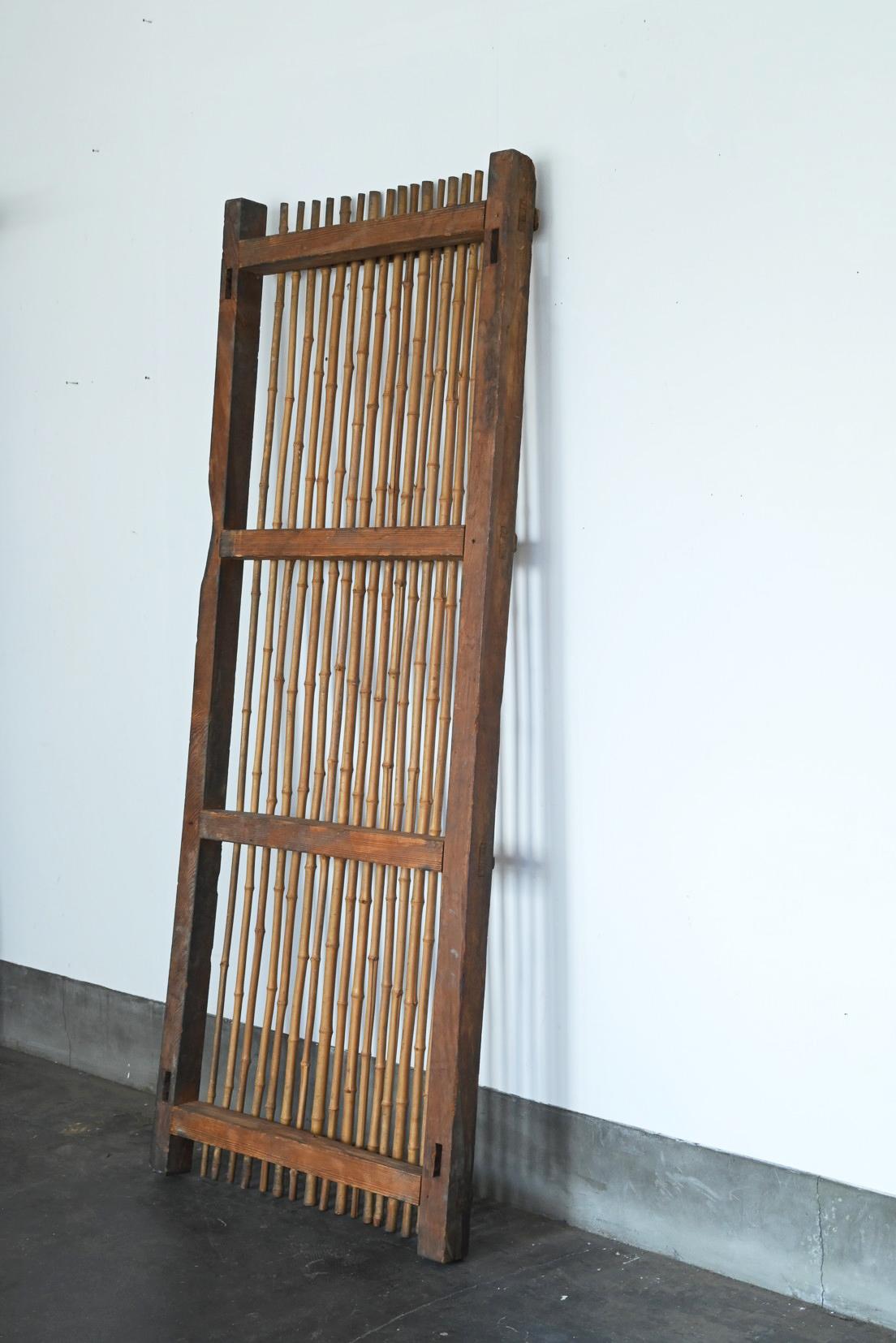 Altes bogenförmiges Bambus-Wandkunstobjekt / Japan, frühes 20. Jahrhundert/MINGEI im Angebot 12