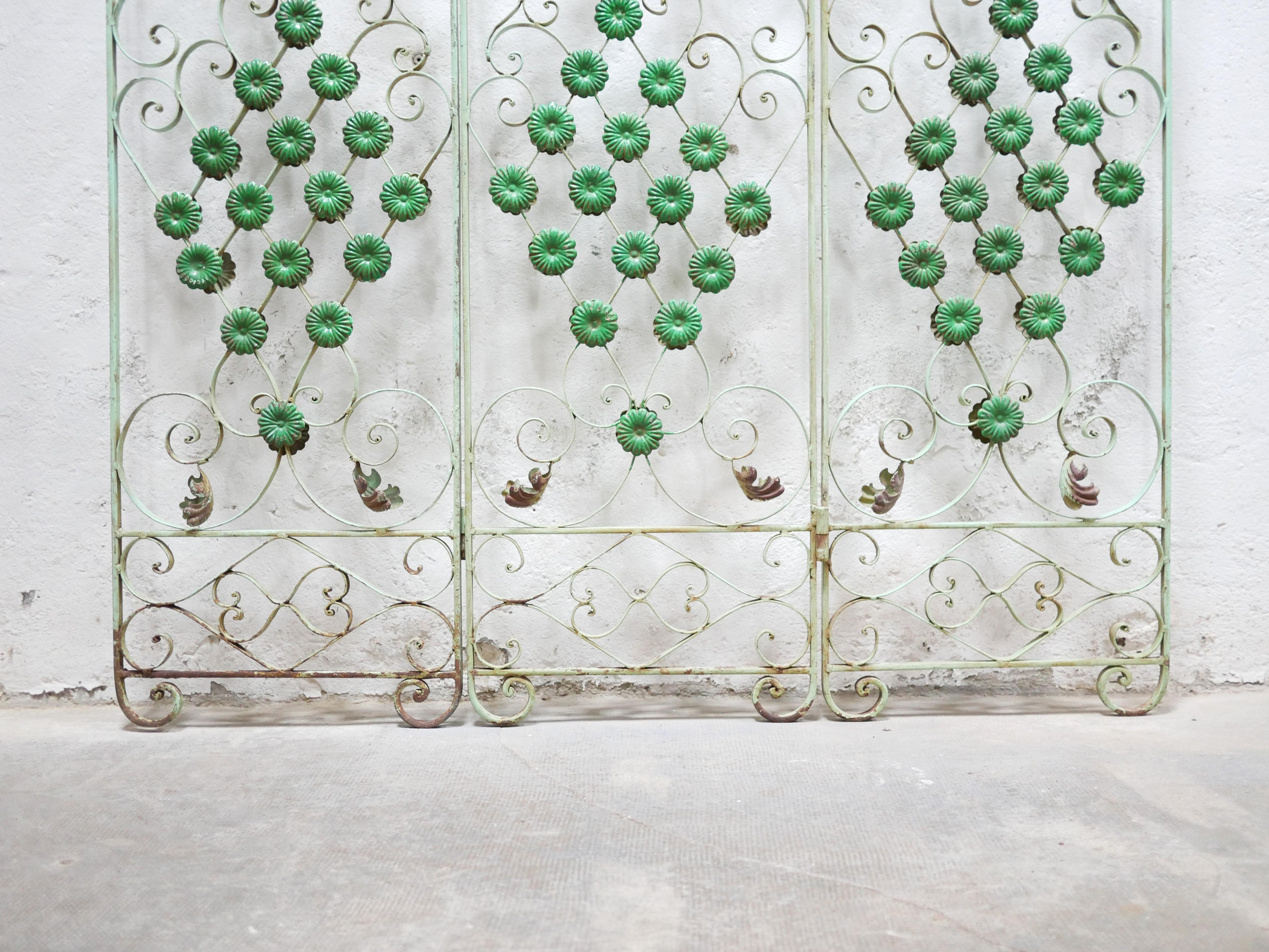 20th Century Old art deco screen in wrought iron
